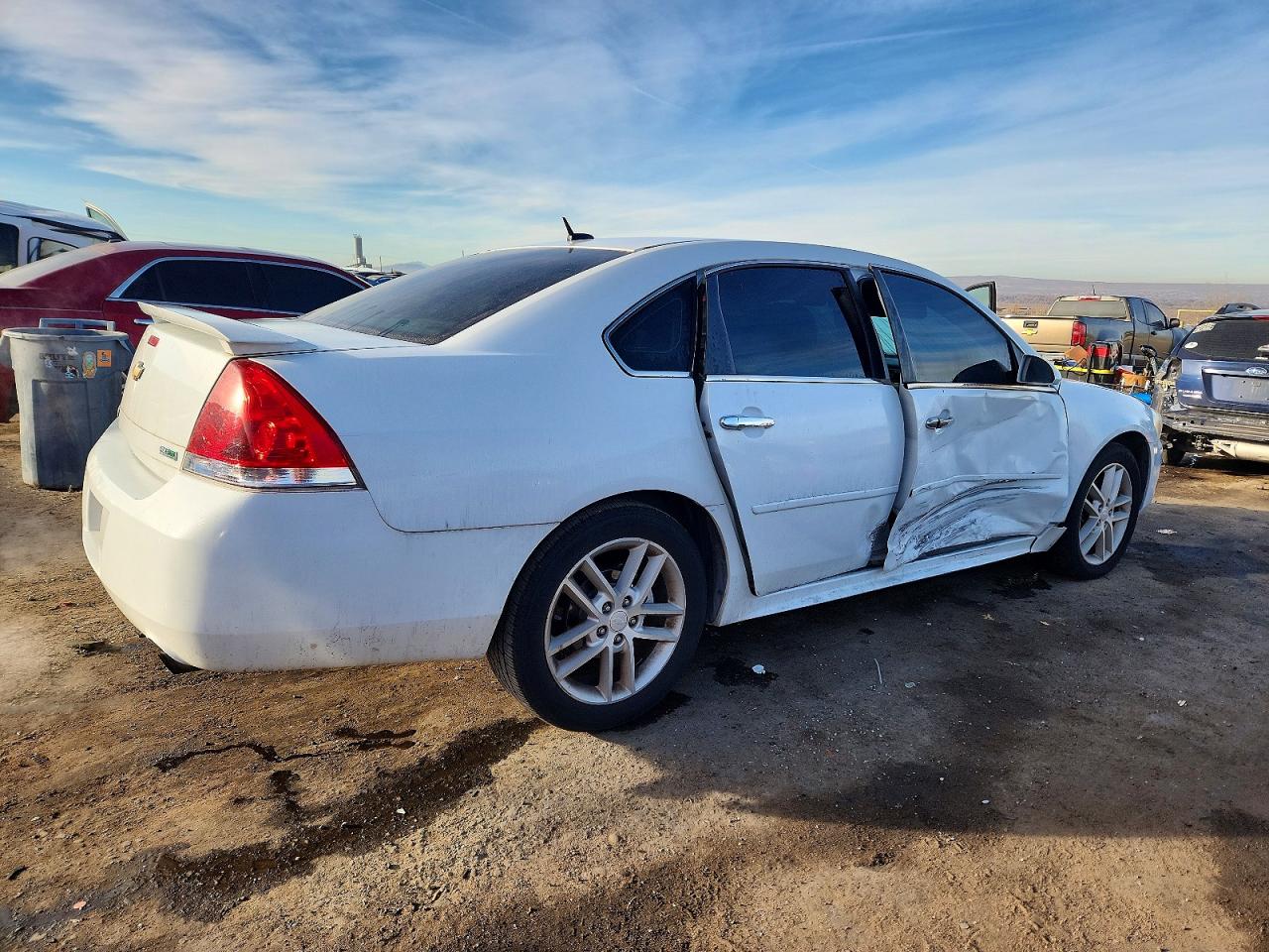 2013 Chevrolet Impala Ltz White vin: 2G1WC5E38D1242247