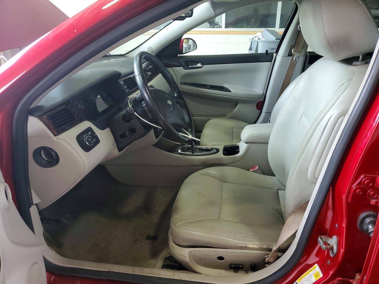 2014 Chevrolet Impala Red vin: 2G1WC5E38E1155207