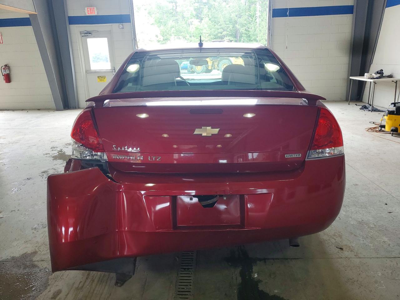2014 Chevrolet Impala Red vin: 2G1WC5E38E1155207