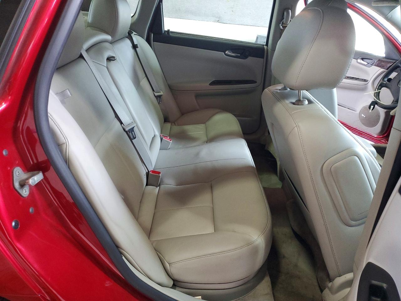 2014 Chevrolet Impala Red vin: 2G1WC5E38E1155207