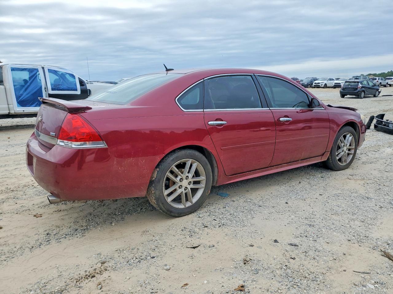 2011 Chevrolet Impala Ltz Red vin: 2G1WC5EM0B1102537