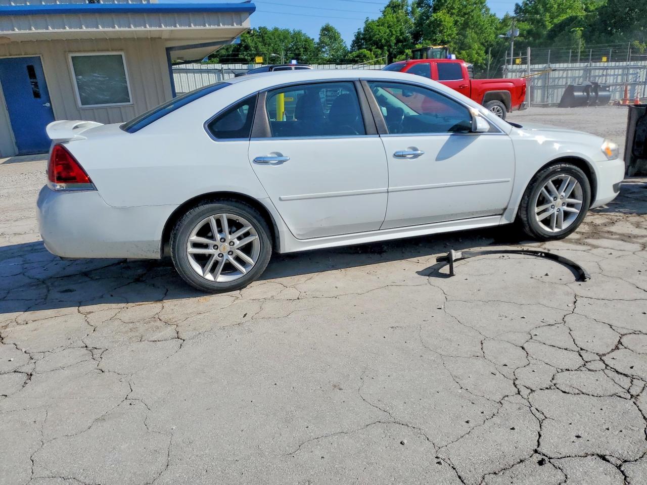 2011 Chevrolet Impala Ltz White vin: 2G1WC5EM5B1148364