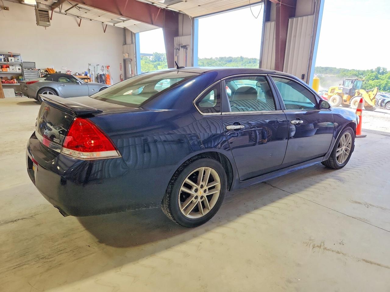 2010 Chevrolet Impala Ltz Blue vin: 2G1WC5EM8A1152049