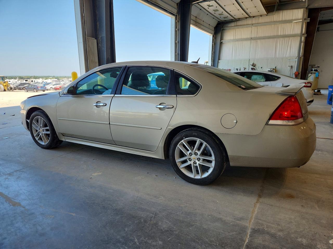 2010 Chevrolet Impala Ltz Gold vin: 2G1WC5EMXA1201803