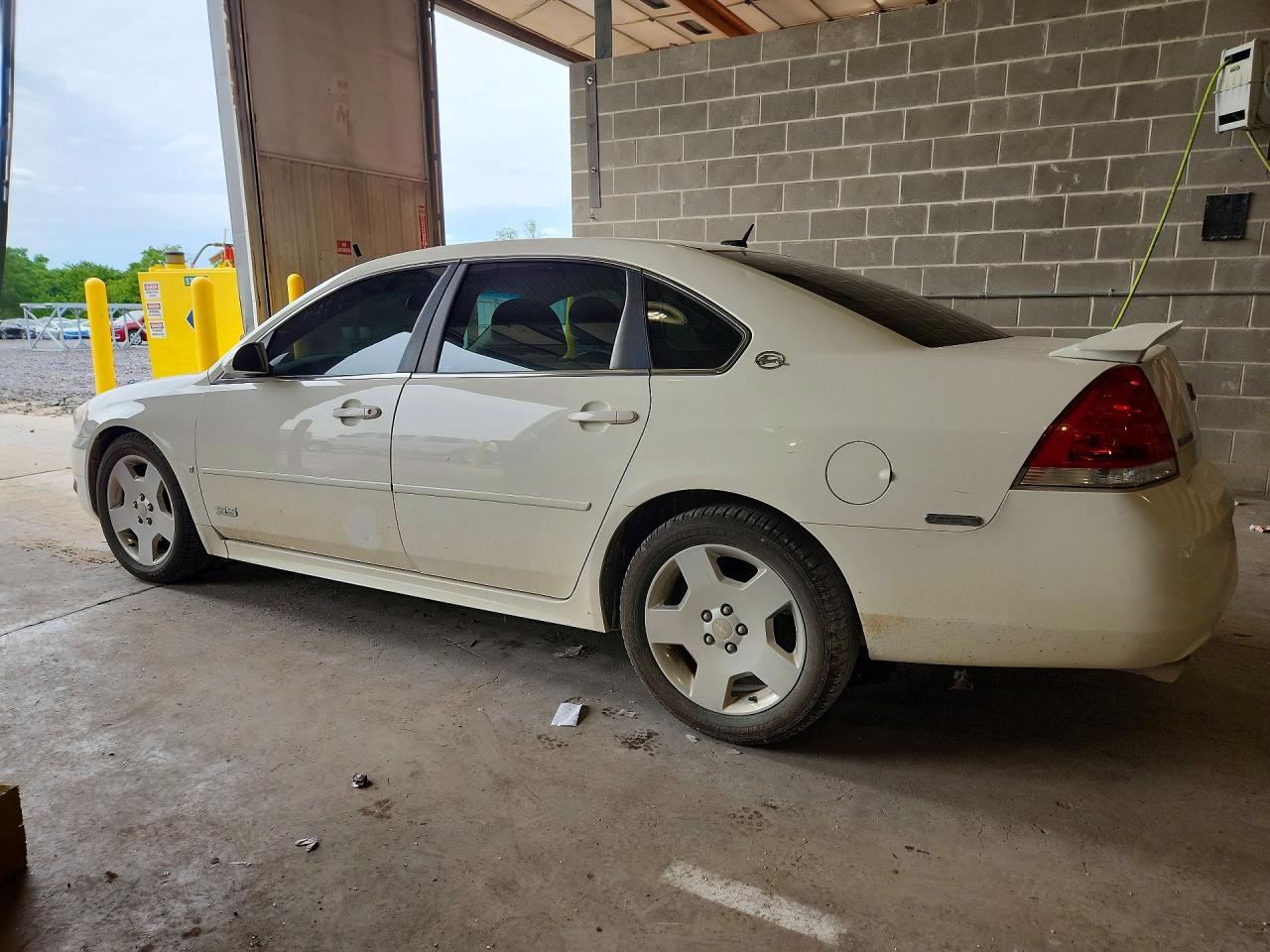 2009 Chevrolet Impala Ss White vin: 2G1WD57C291132800
