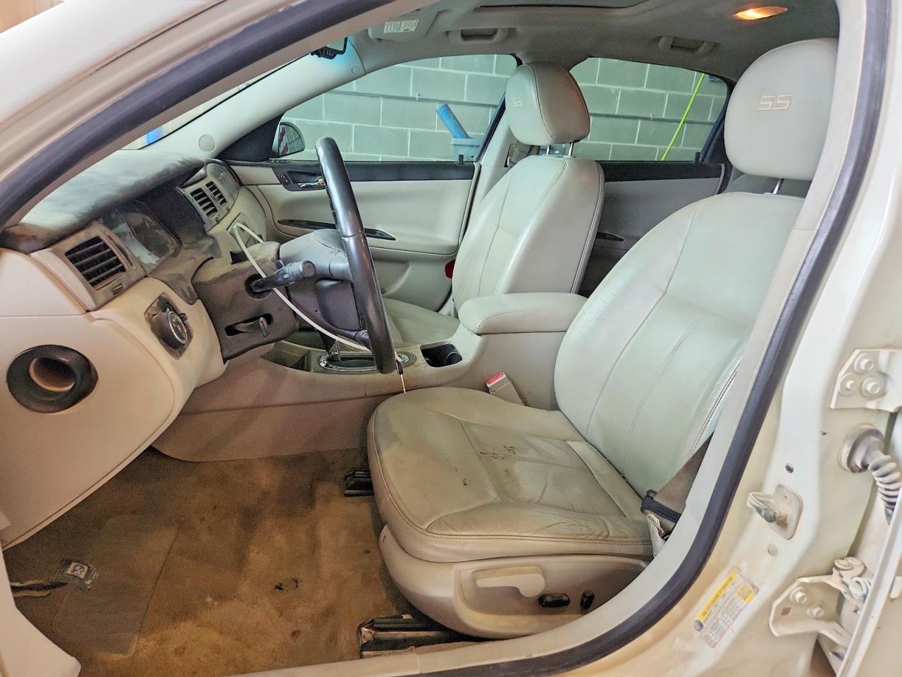 2009 Chevrolet Impala Ss White vin: 2G1WD57C291132800