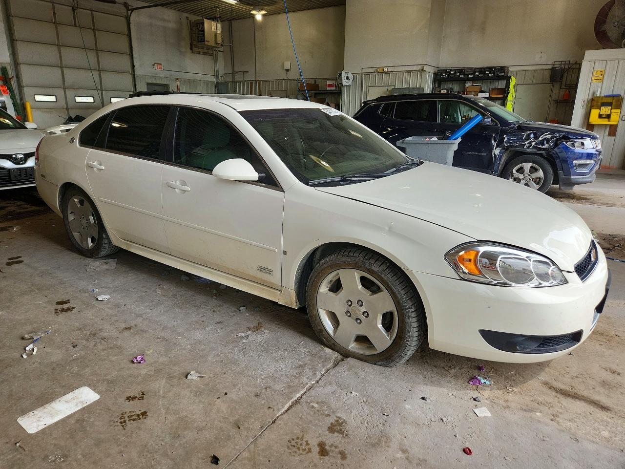 2009 Chevrolet Impala Ss White vin: 2G1WD57C291132800