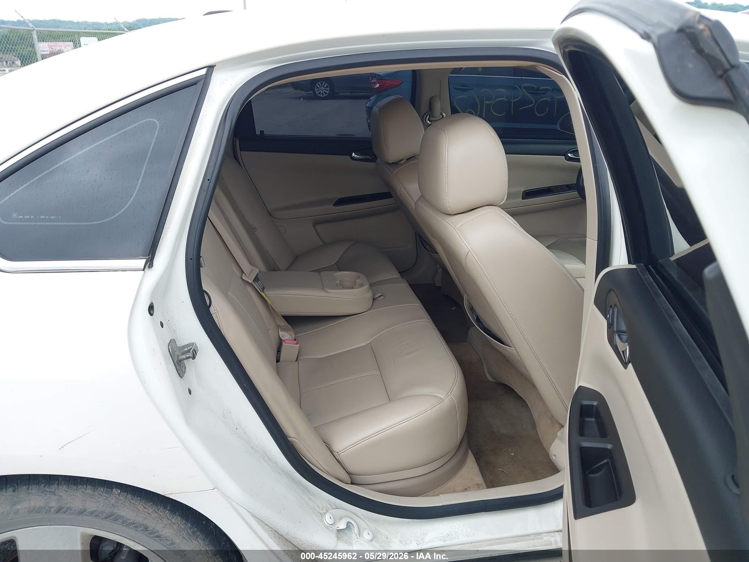 2008 Chevrolet Impala Ss White vin: 2G1WD58C281325901