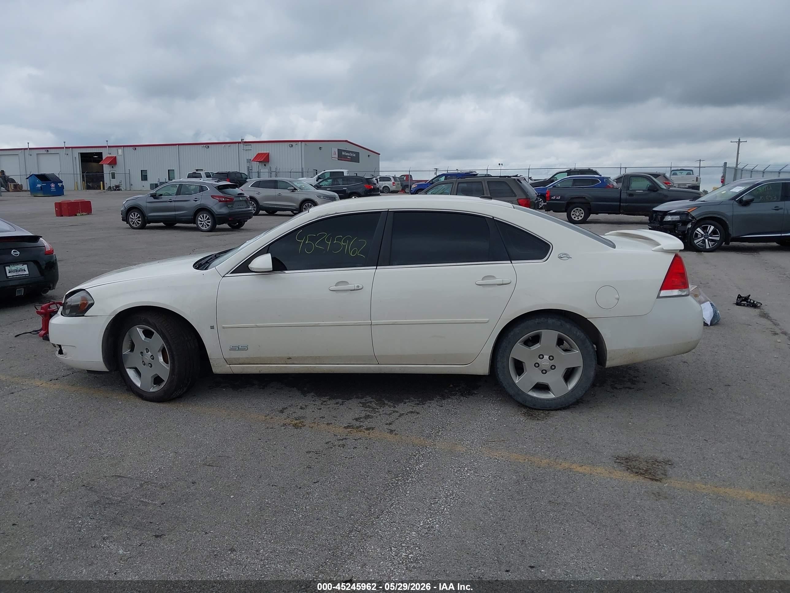 2008 Chevrolet Impala Ss White vin: 2G1WD58C281325901