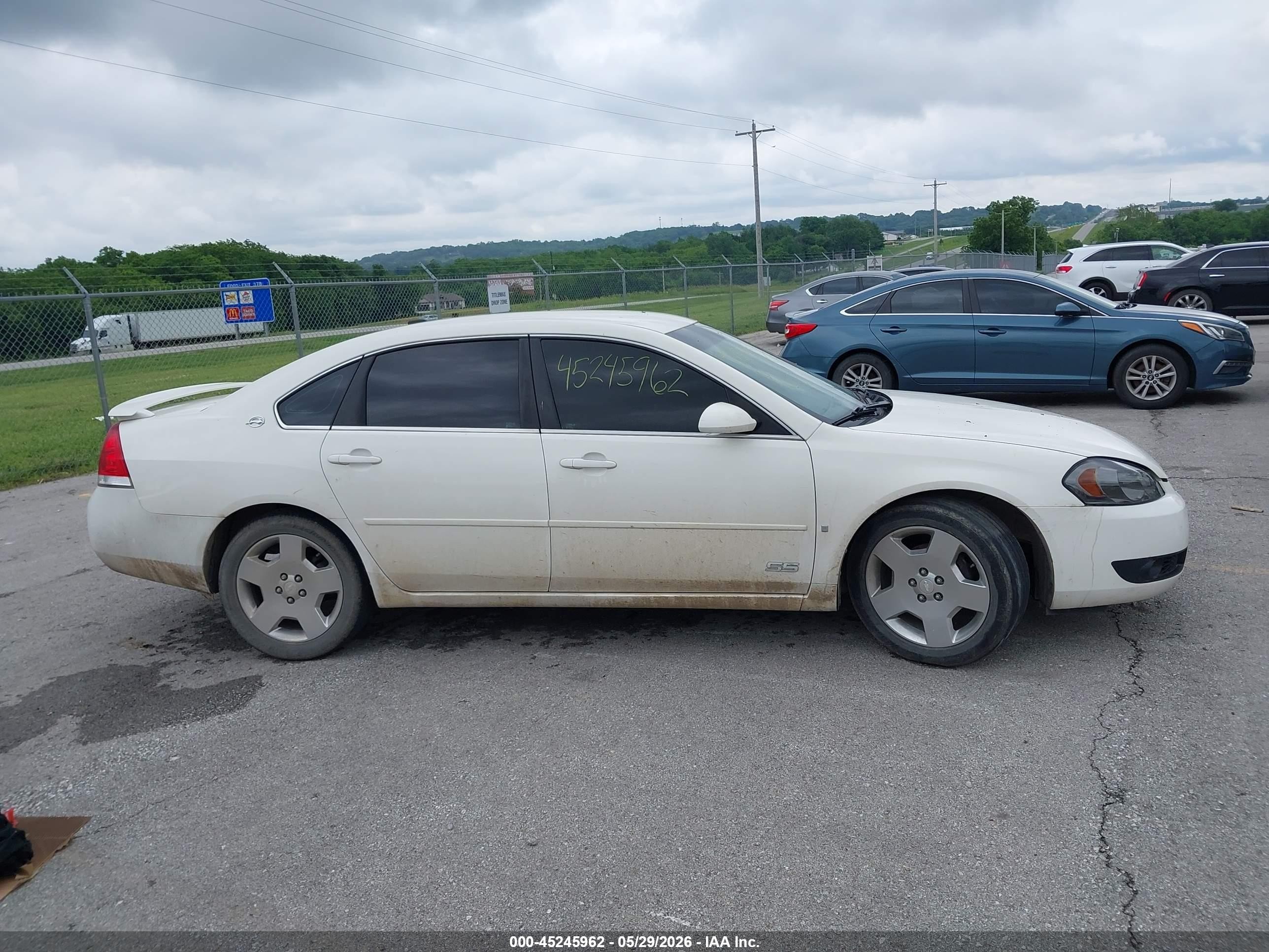 2008 Chevrolet Impala Ss White vin: 2G1WD58C281325901