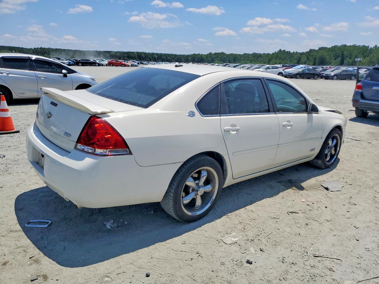 2008 Chevrolet Impala Super Sport White vin: 2G1WD58CX81346186