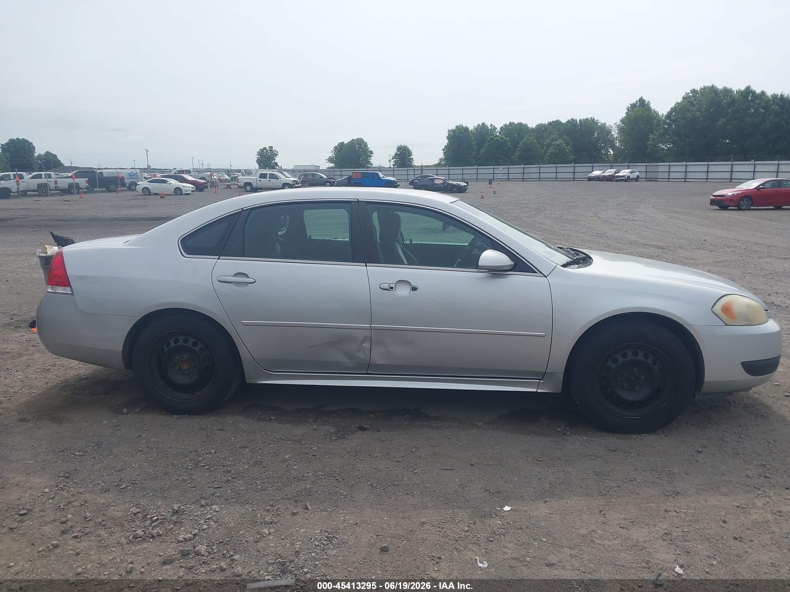 2013 Chevrolet Impala Police Серебряный vin: 2G1WD5E30D1240697