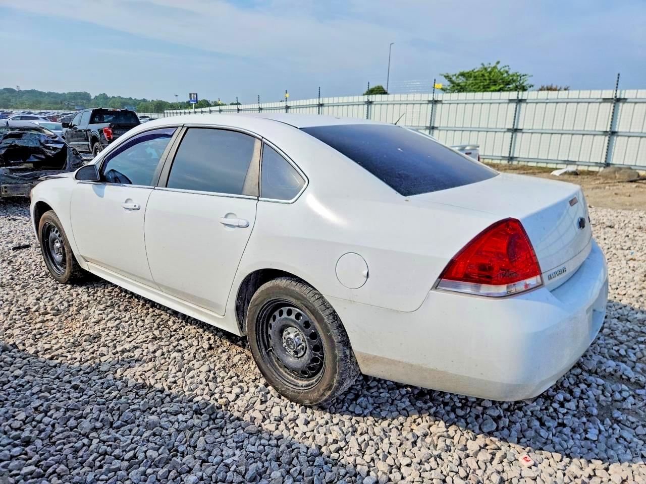2014 Chevrolet Impala Limited Police White vin: 2G1WD5E35E1175010