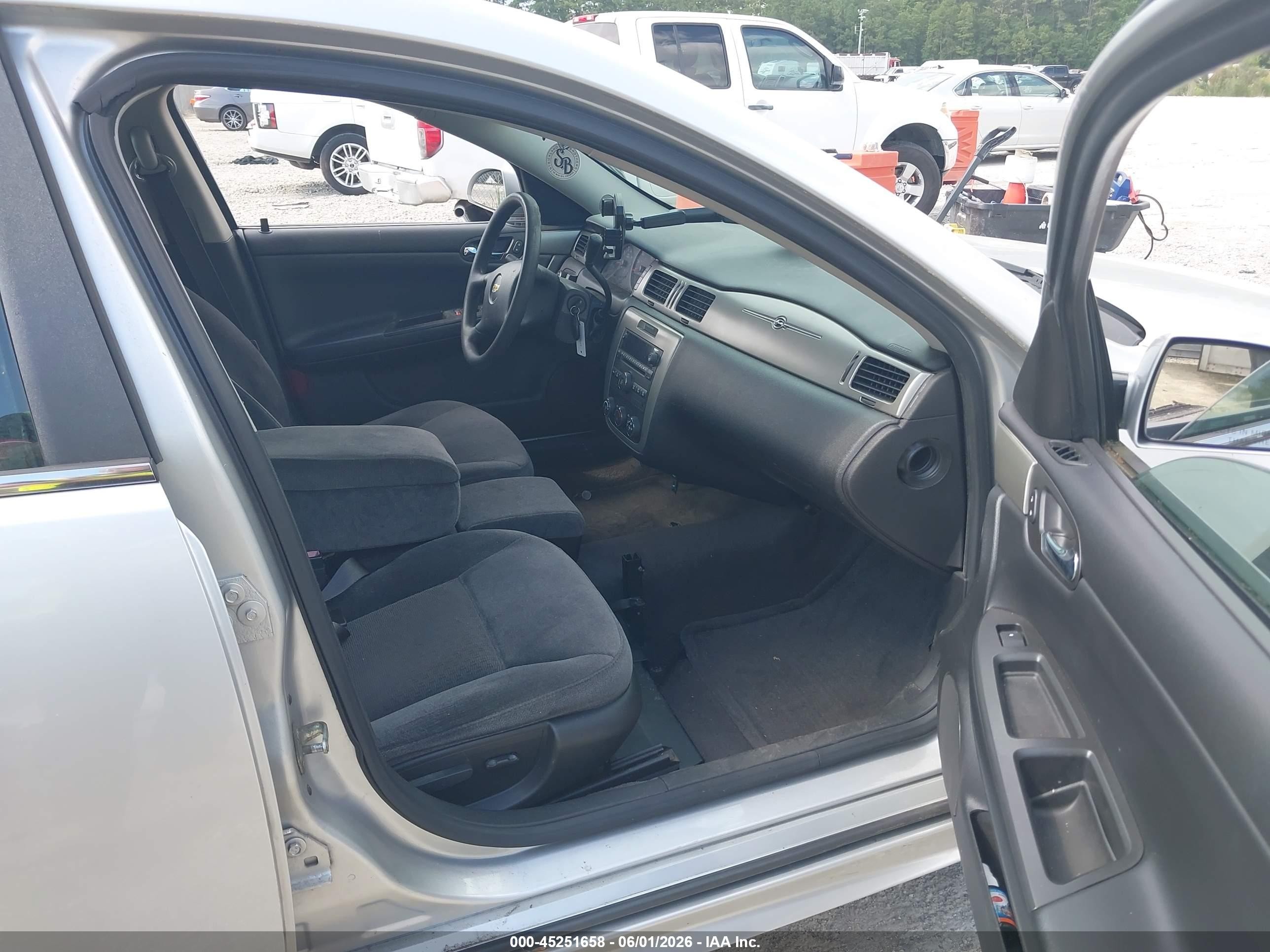 2014 Chevrolet Impala Limited Police Серебряный vin: 2G1WD5E37E1161562