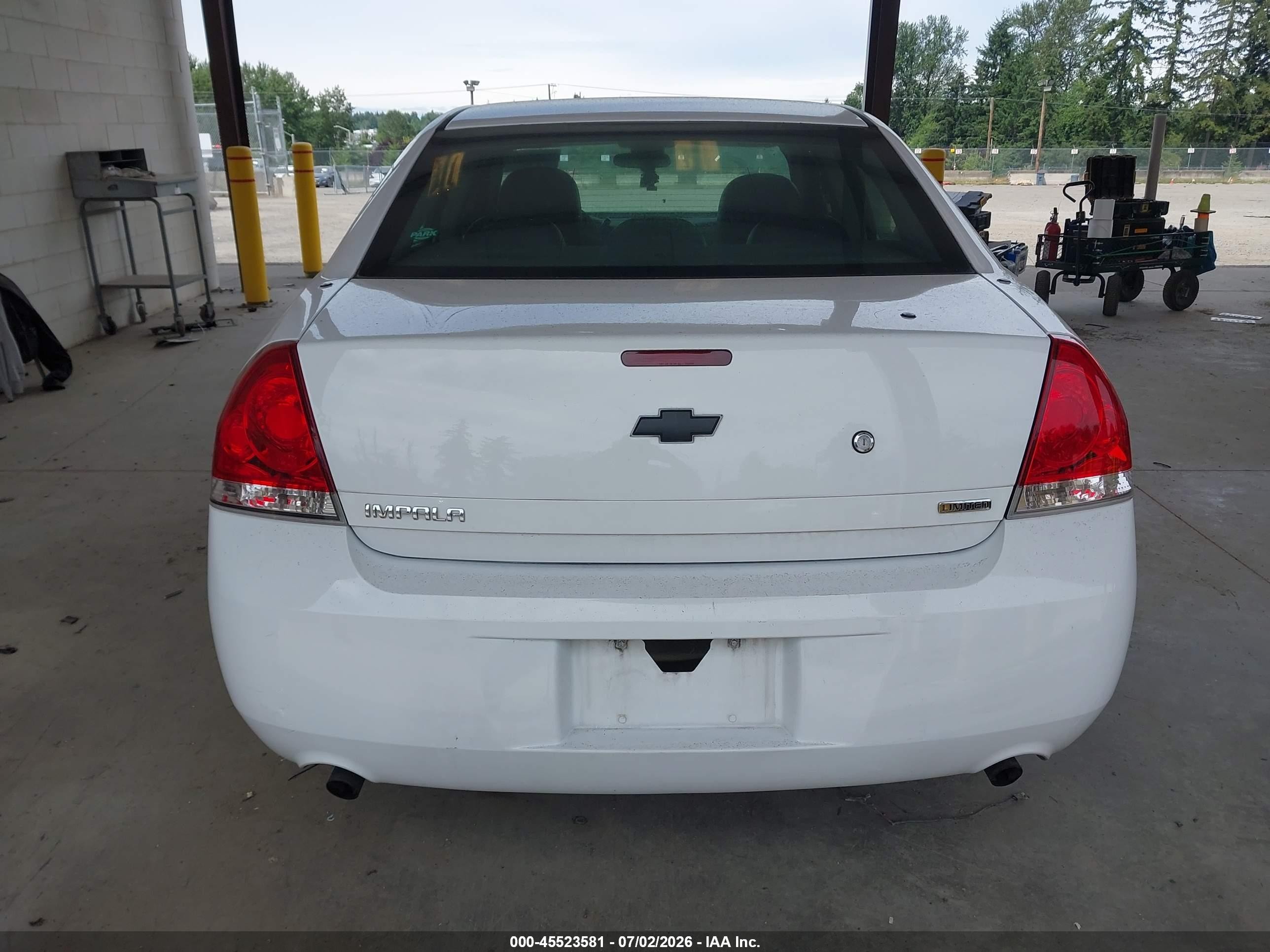 2014 Chevrolet Impala Limited Police White vin: 2G1WD5E39E1167010