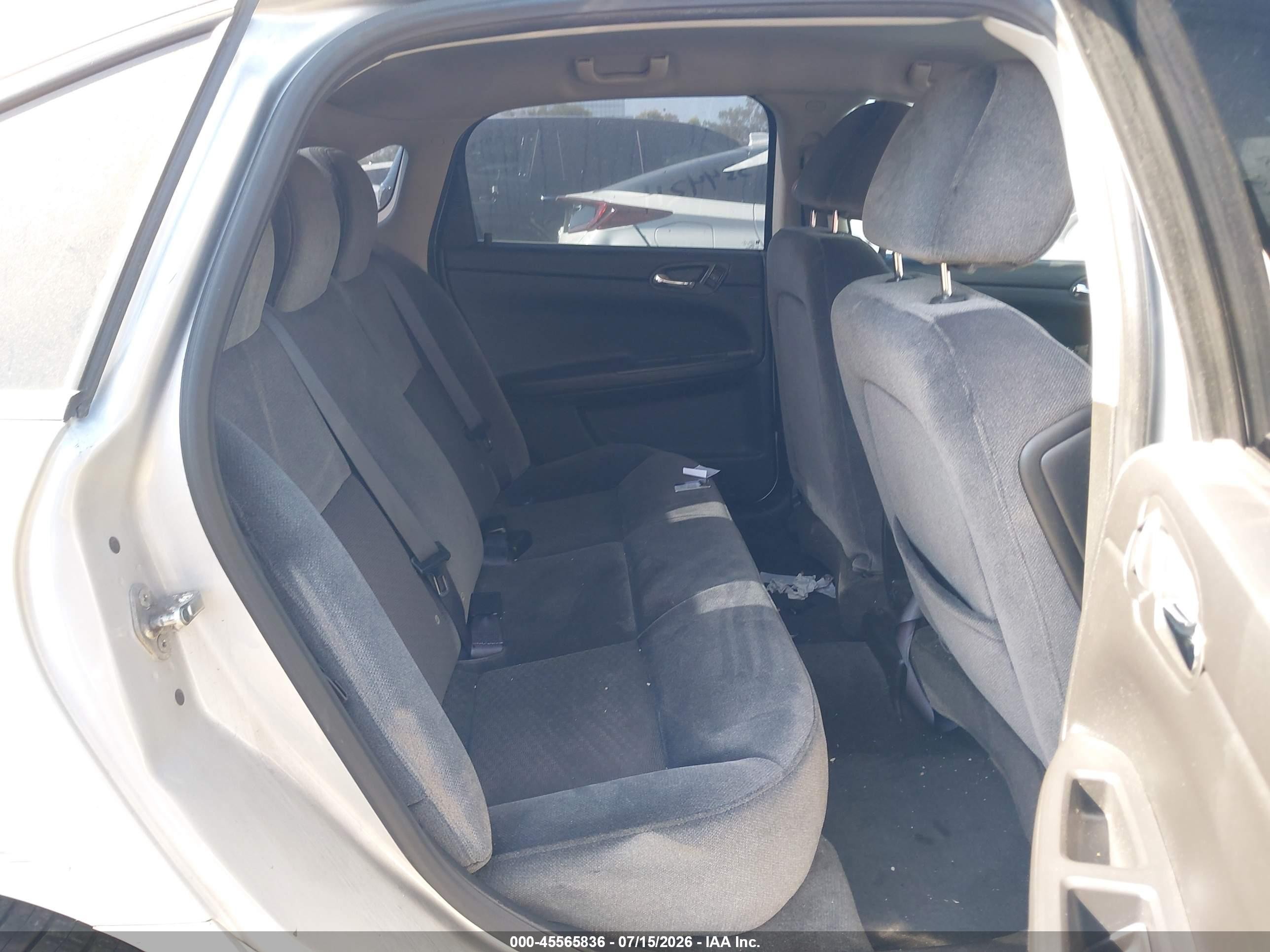 2011 Chevrolet Impala Police Silver vin: 2G1WD5EM6B1172265