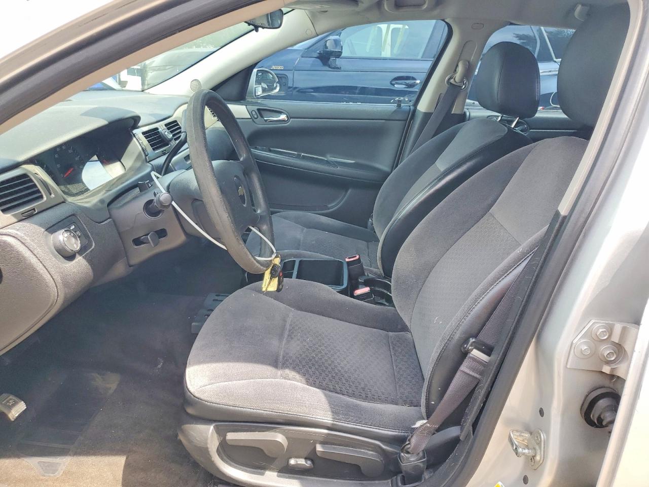 2011 Chevrolet Impala Police Silver vin: 2G1WD5EM6B1272222