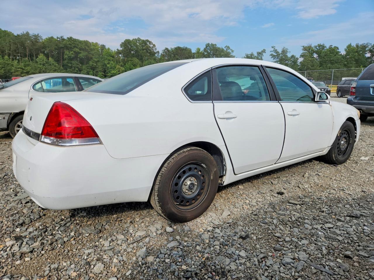 2011 Chevrolet Impala Police White vin: 2G1WD5EM7B1220811
