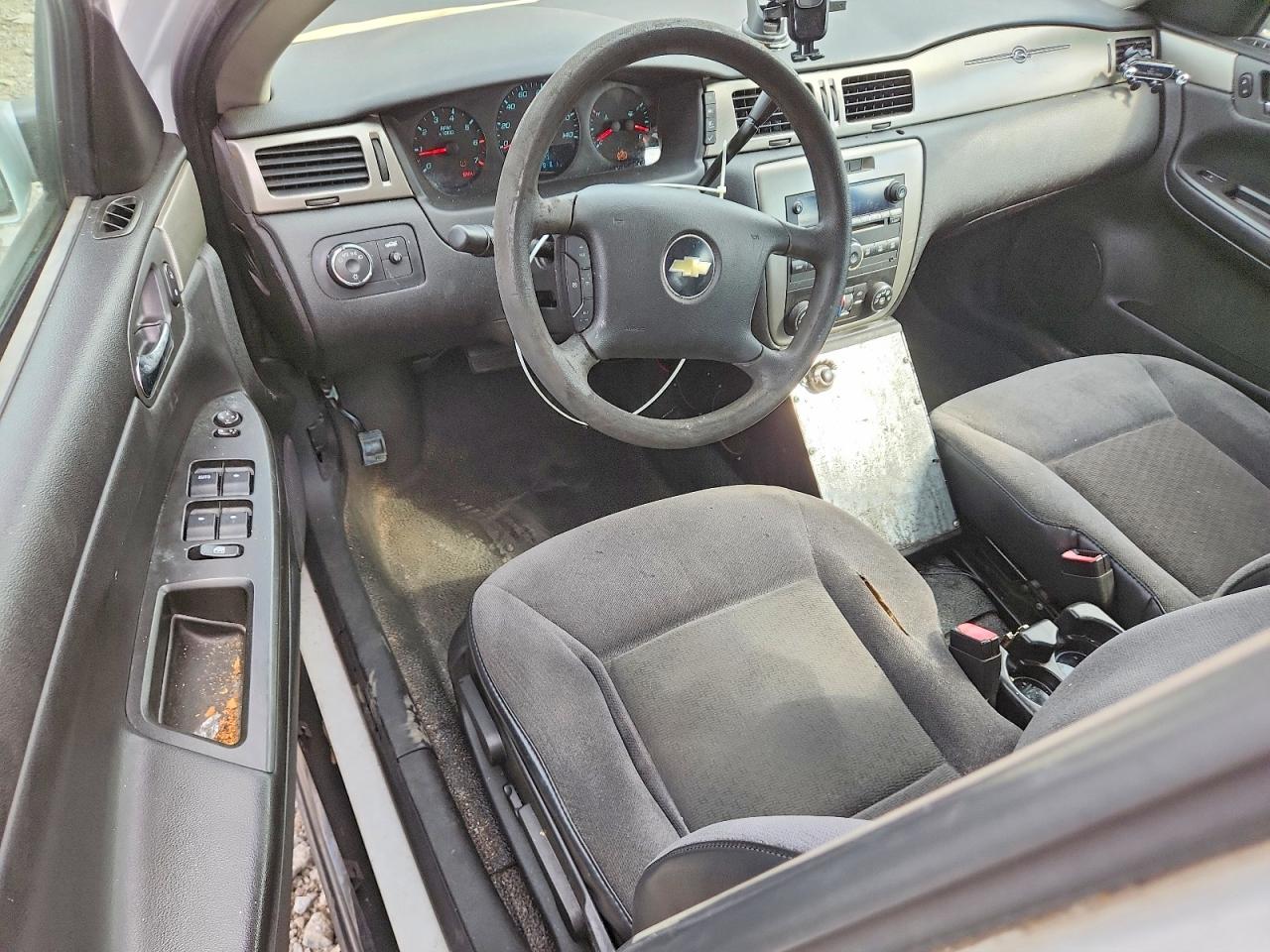 2011 Chevrolet Impala Police White vin: 2G1WD5EM7B1220811
