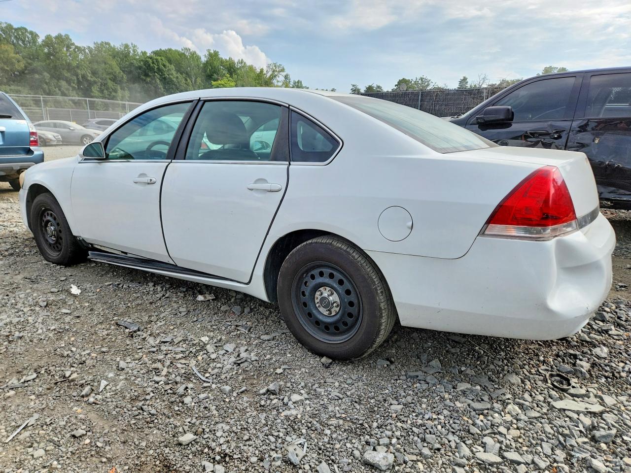 2011 Chevrolet Impala Police White vin: 2G1WD5EM7B1220811