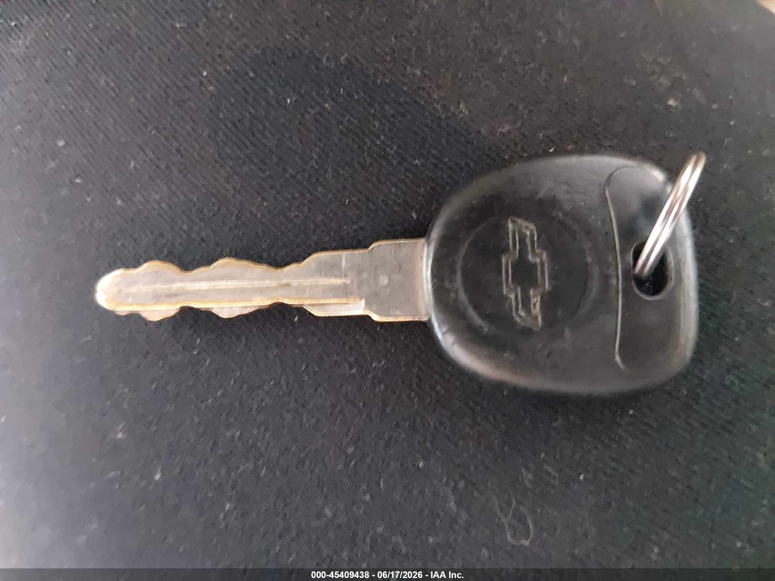 2002 Chevrolet Impala   Gold vin: 2G1WF52E029246126
