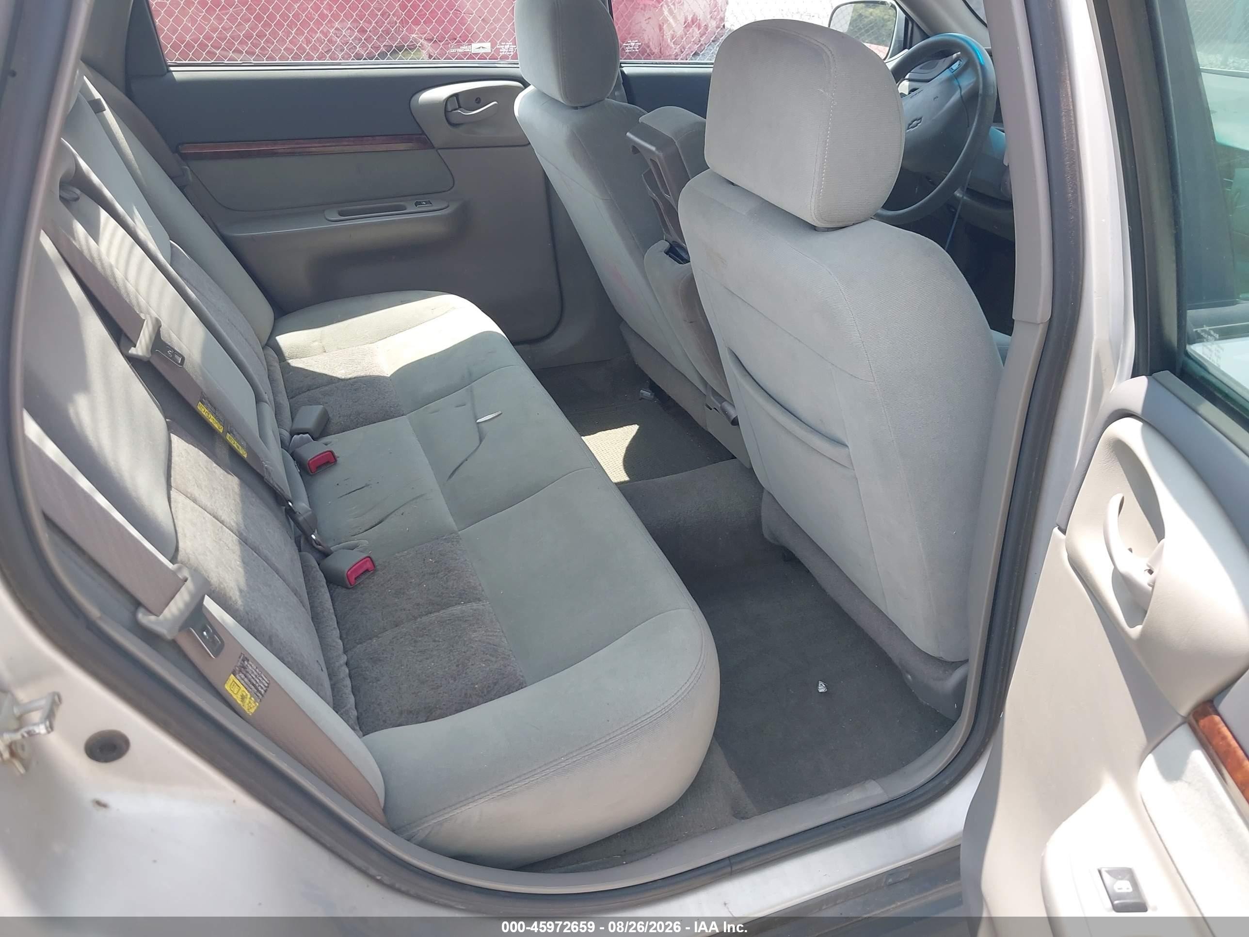 2004 Chevrolet Impala   Silver vin: 2G1WF52E049305968