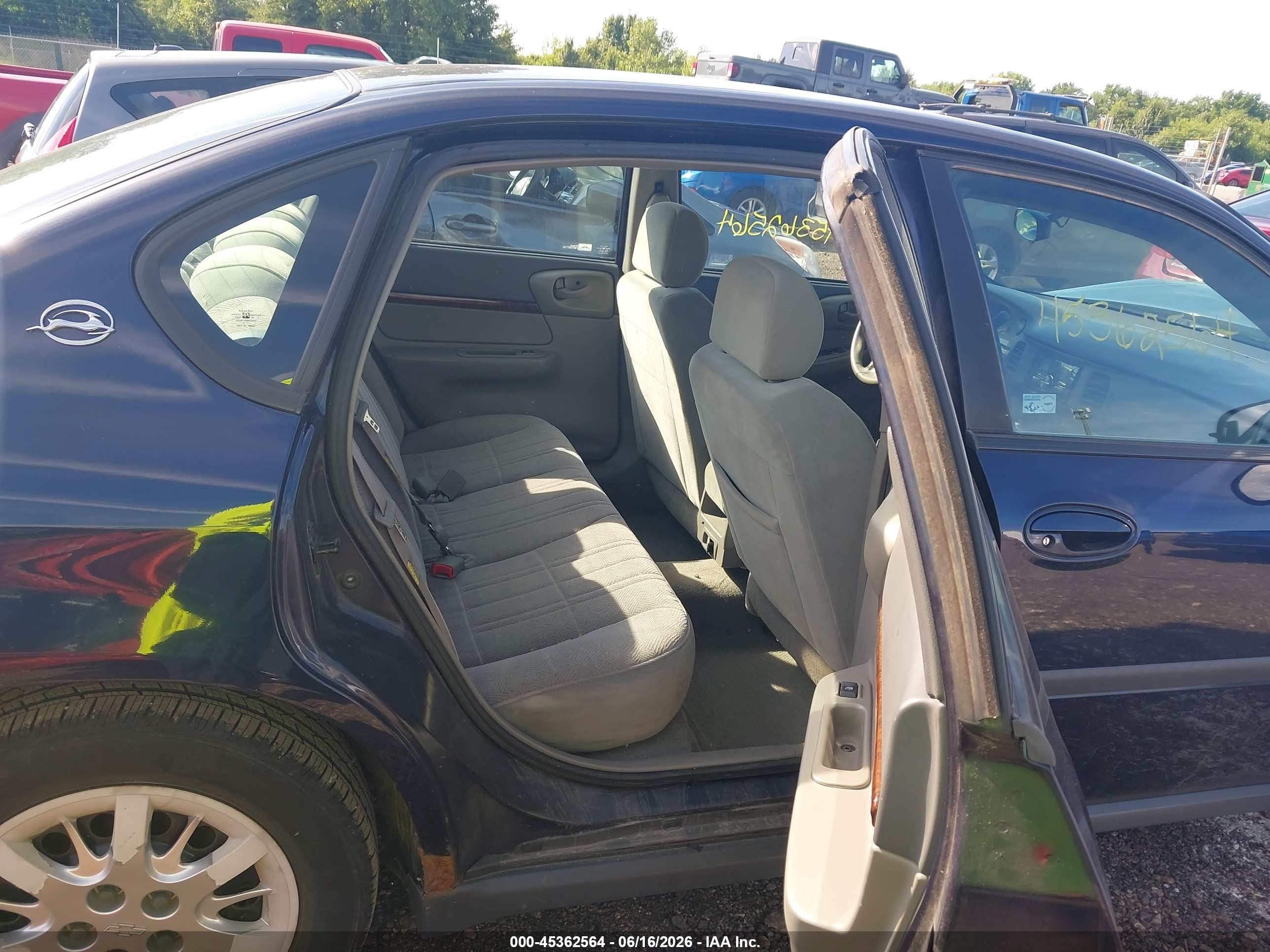 2002 Chevrolet Impala   Blue vin: 2G1WF52E829297440