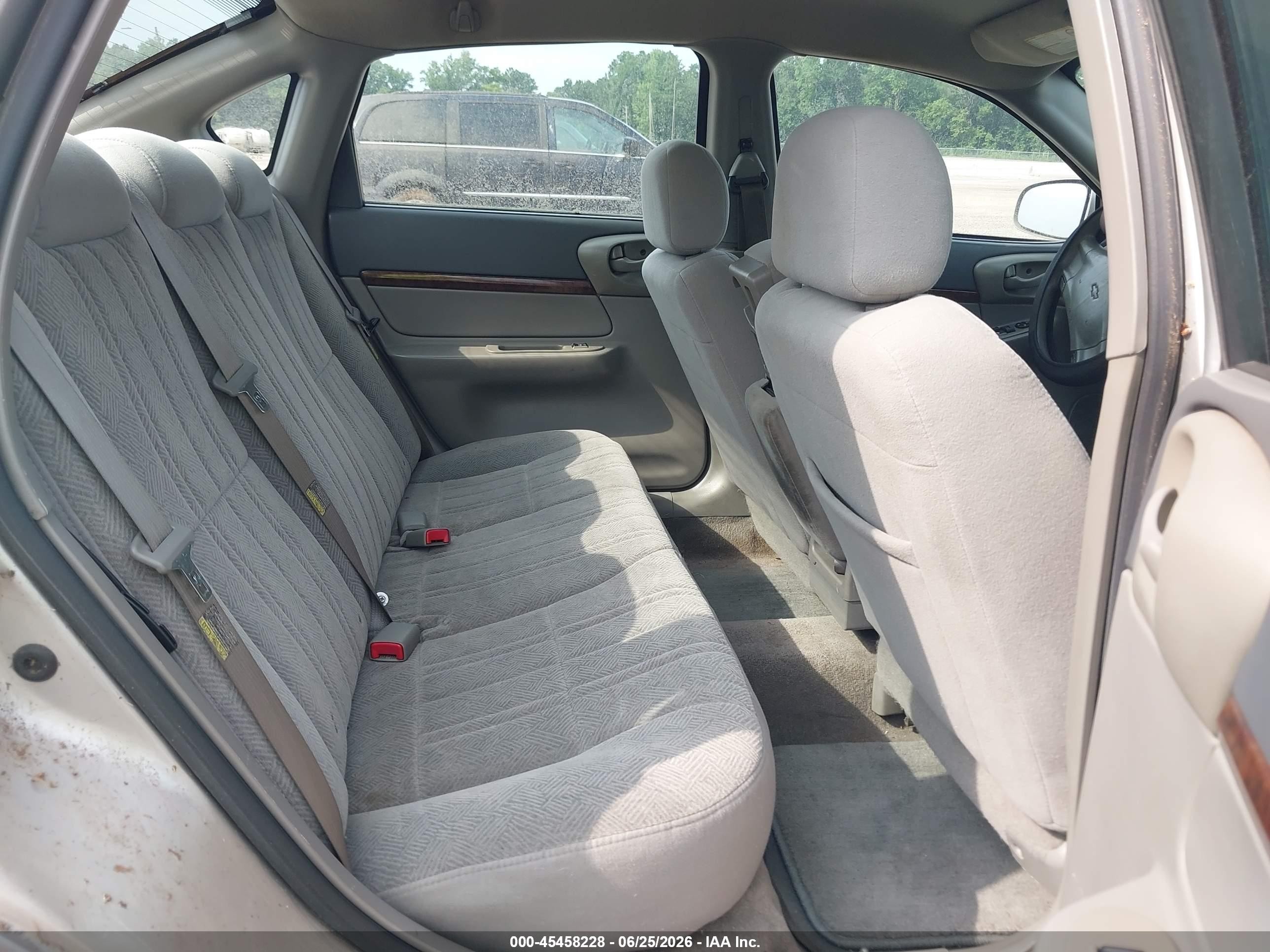 2005 Chevrolet Impala   Silver vin: 2G1WF52E959268520