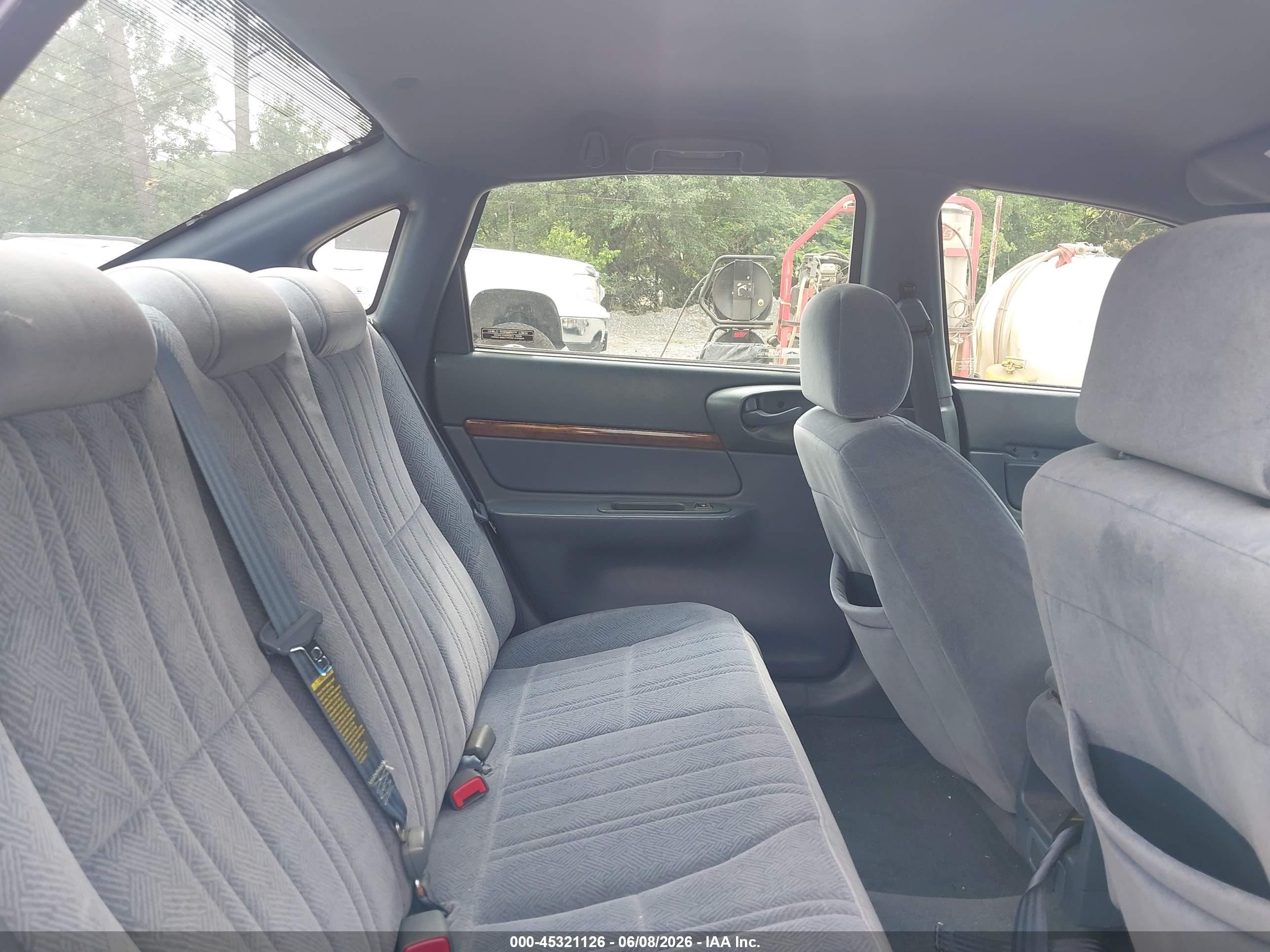 2000 Chevrolet Impala   White vin: 2G1WF52EXY9182928