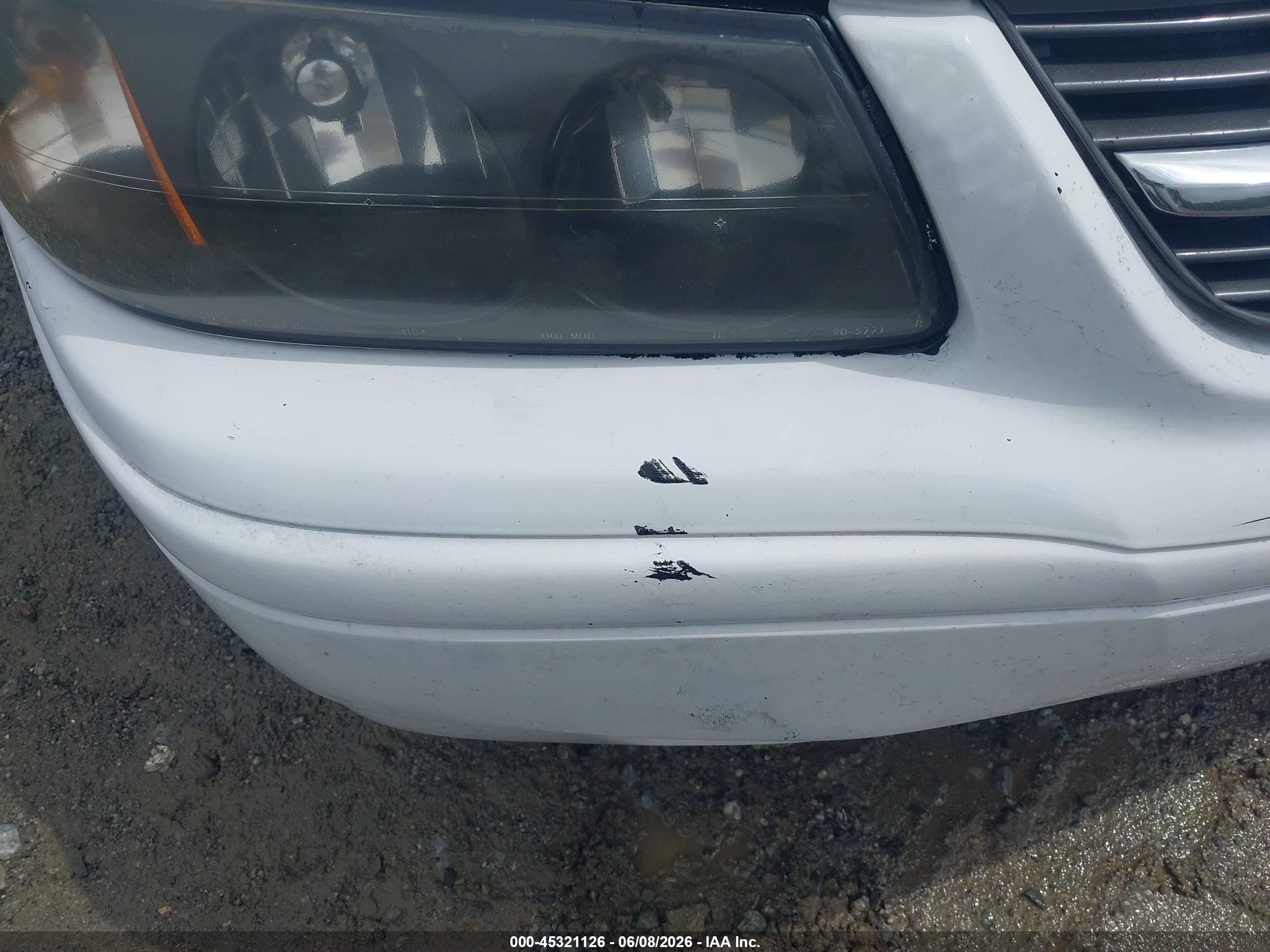 2000 Chevrolet Impala   White vin: 2G1WF52EXY9182928