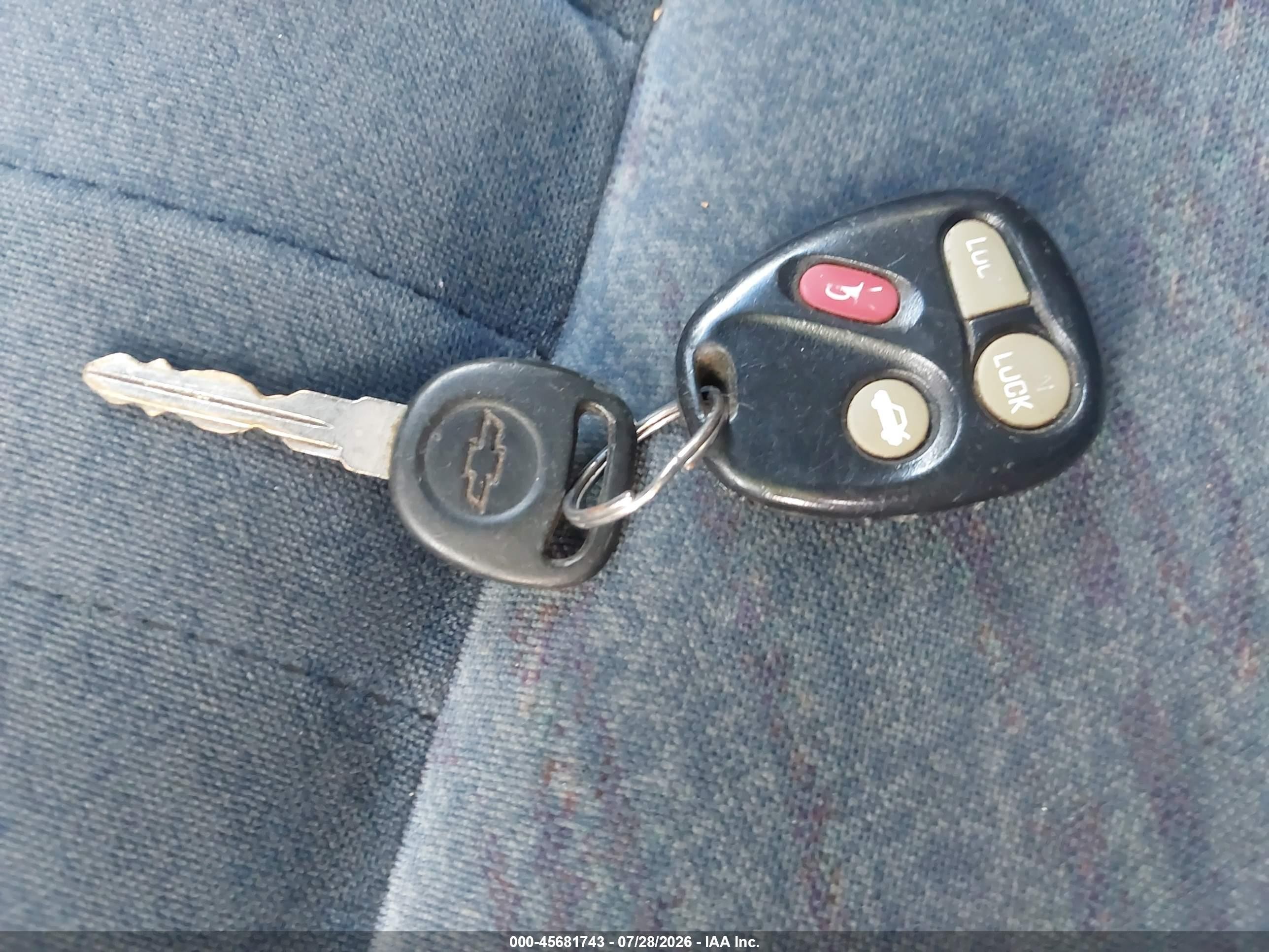 2001 Chevrolet Impala   White vin: 2G1WF55E119278769