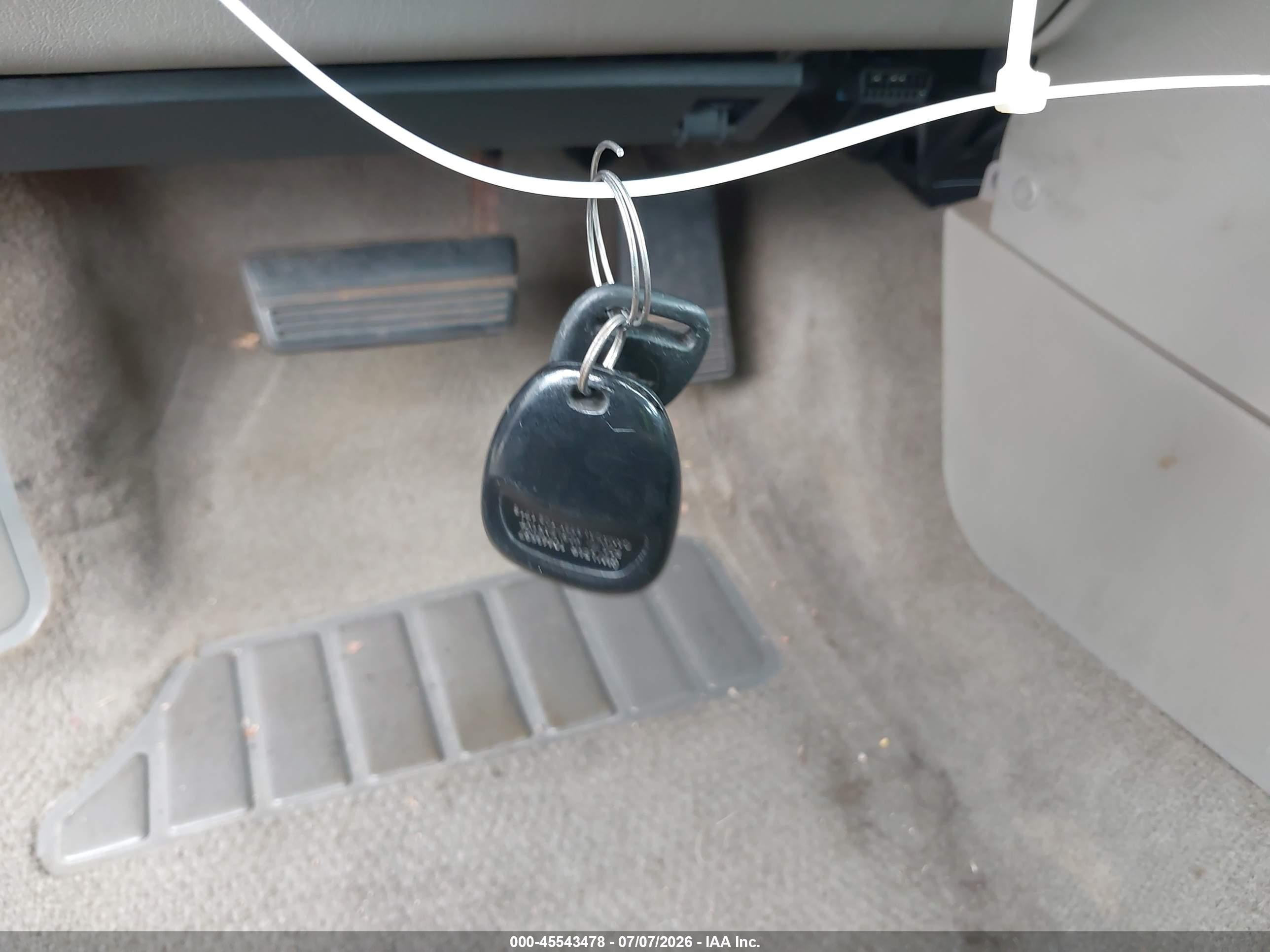 2005 Chevrolet Impala   Серый vin: 2G1WF55E459296026