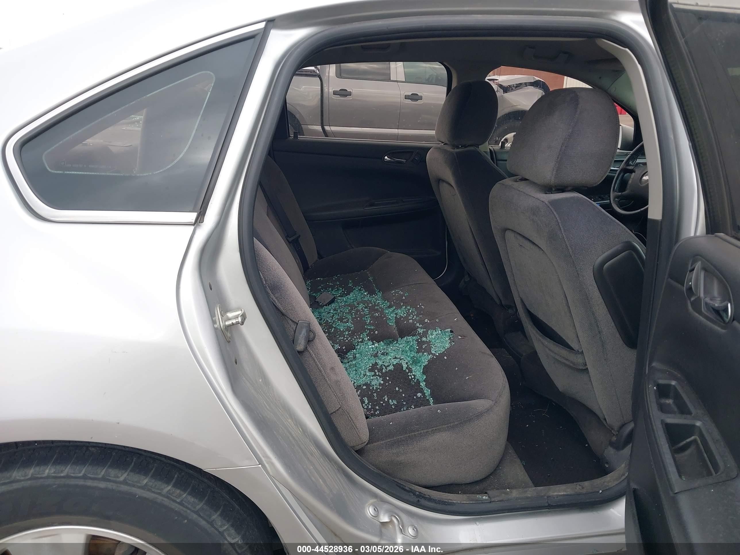 2013 Chevrolet Impala Ls Серебряный vin: 2G1WF5E32D1105263