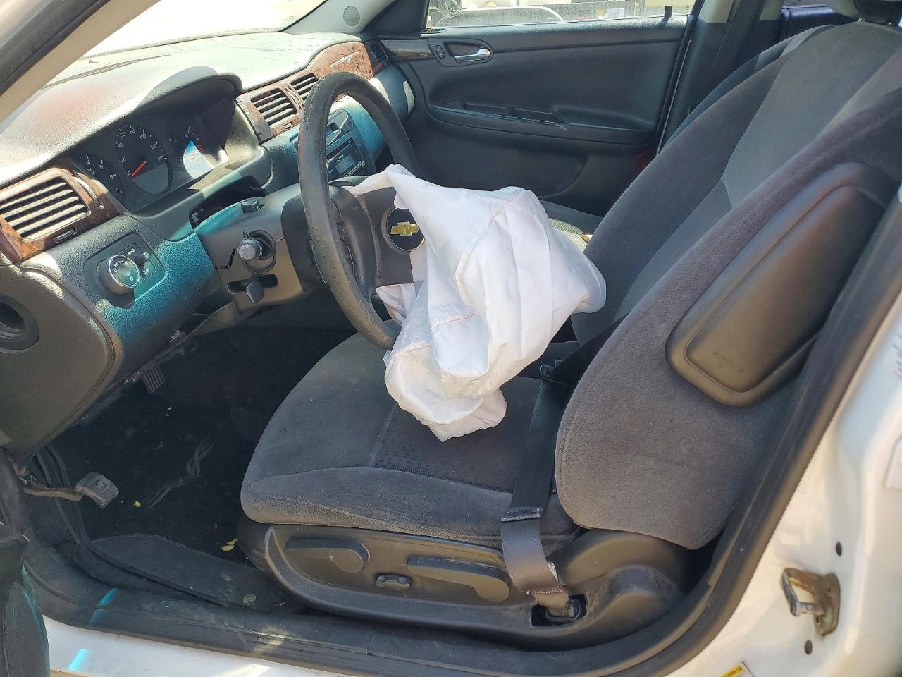 2012 Chevrolet Impala Ls White vin: 2G1WF5E37C1152139