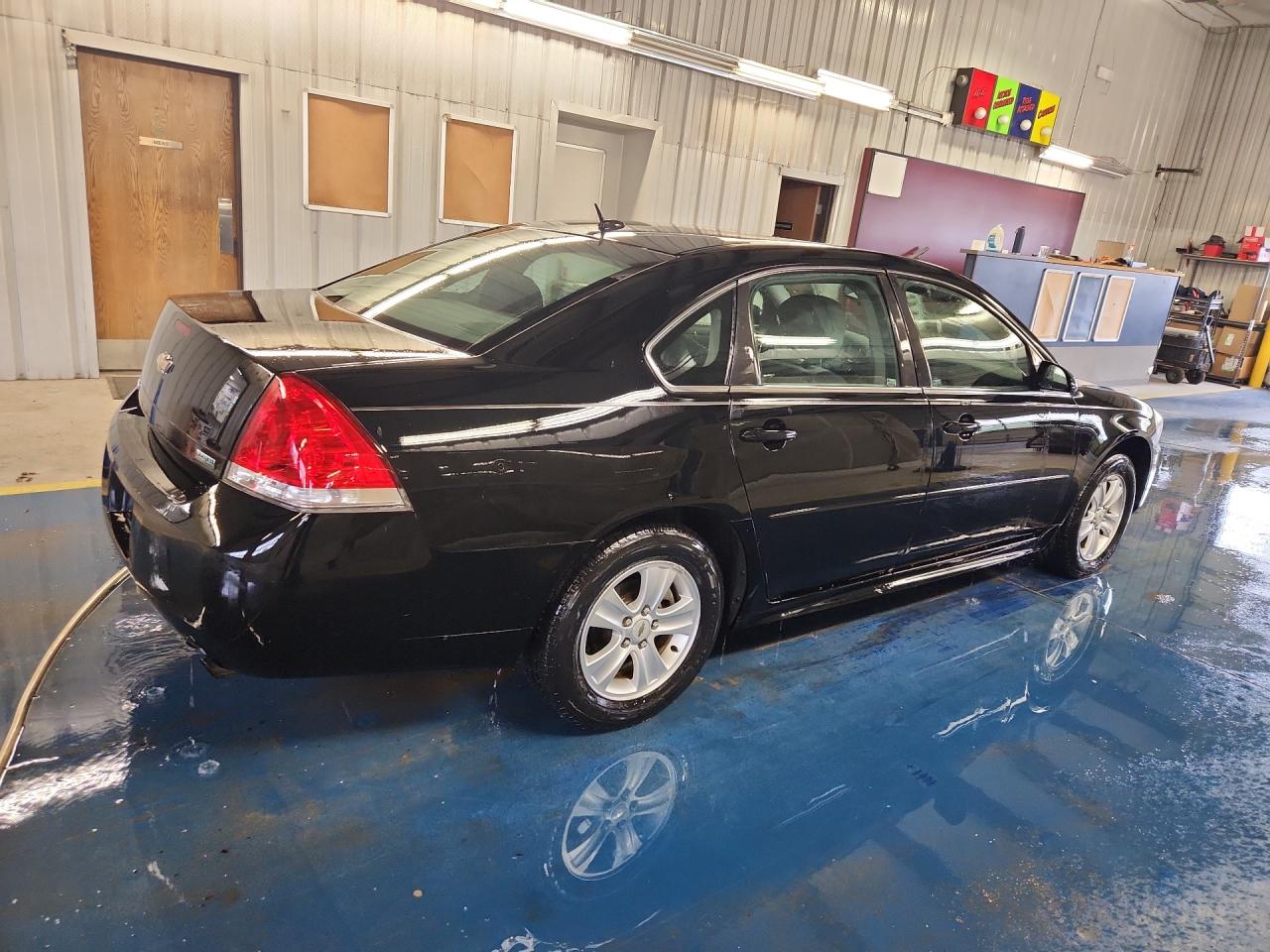 2013 Chevrolet Impala Ls Black vin: 2G1WF5E38D1225424 Damage: Right Qtr Panel, Dent(S) W/No Paint Dmg, 1/2 To 1 Inch