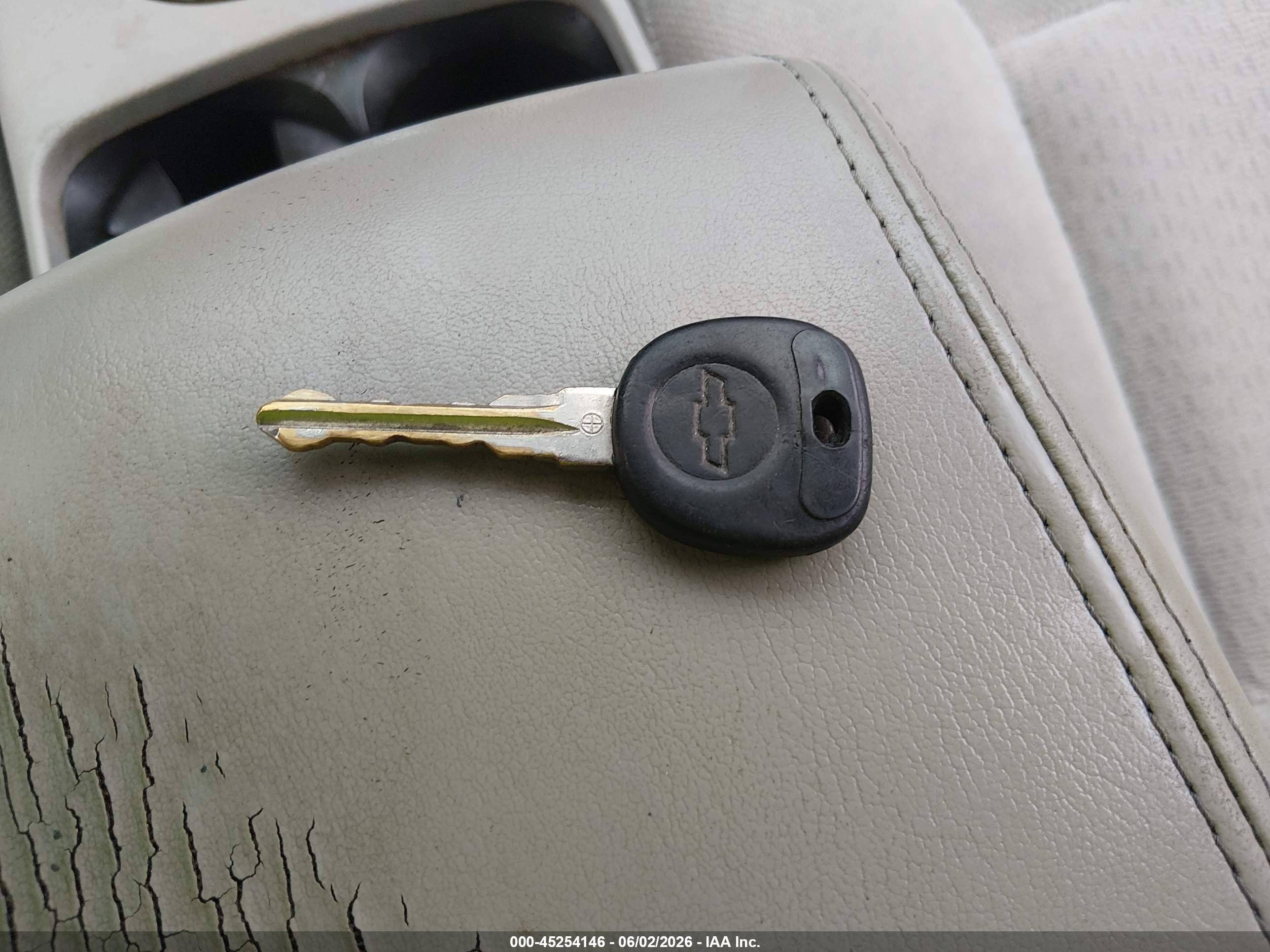 2012 Chevrolet Impala Ls Белый vin: 2G1WF5E3XC1215203