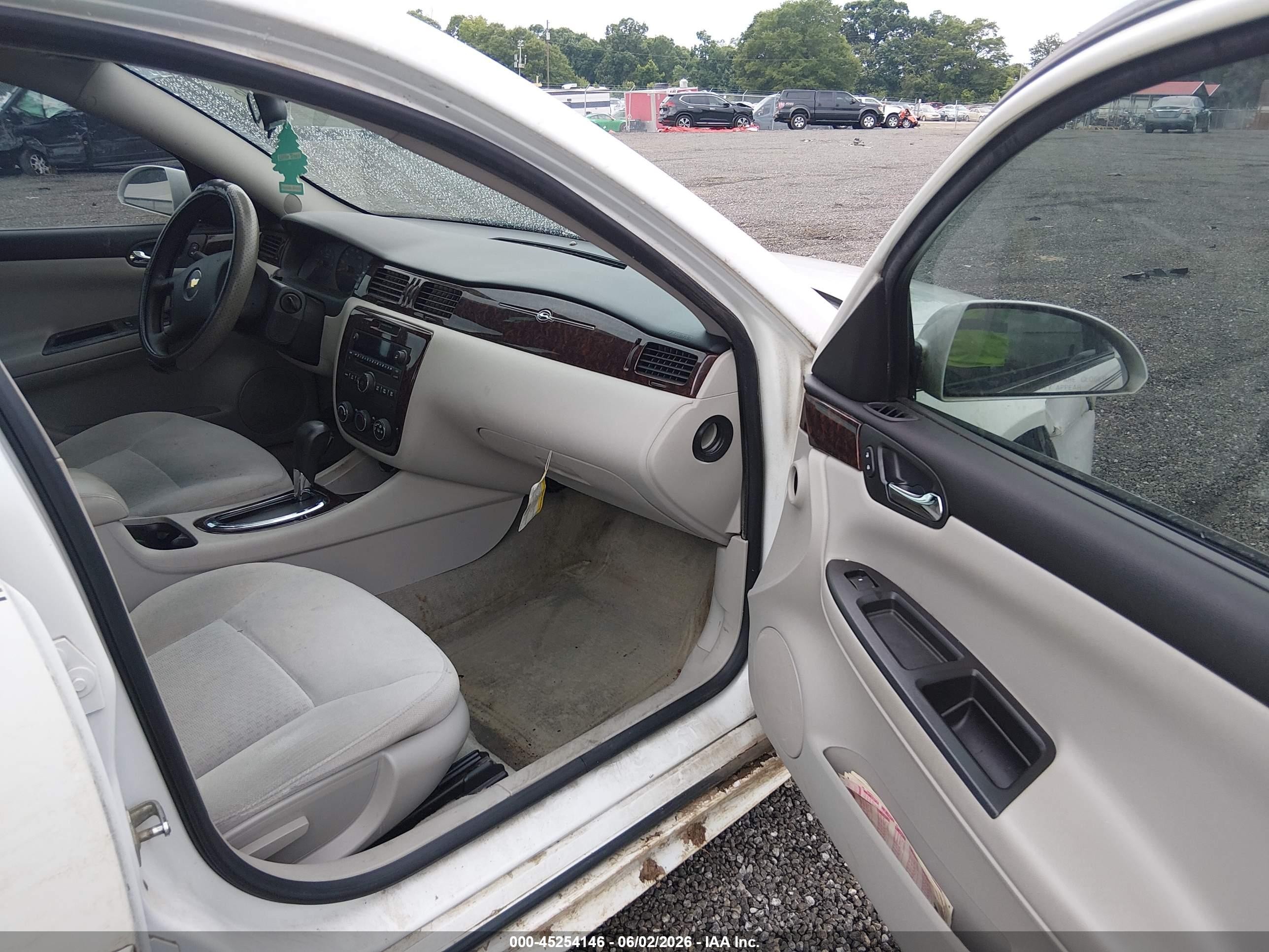 2012 Chevrolet Impala Ls Белый vin: 2G1WF5E3XC1215203