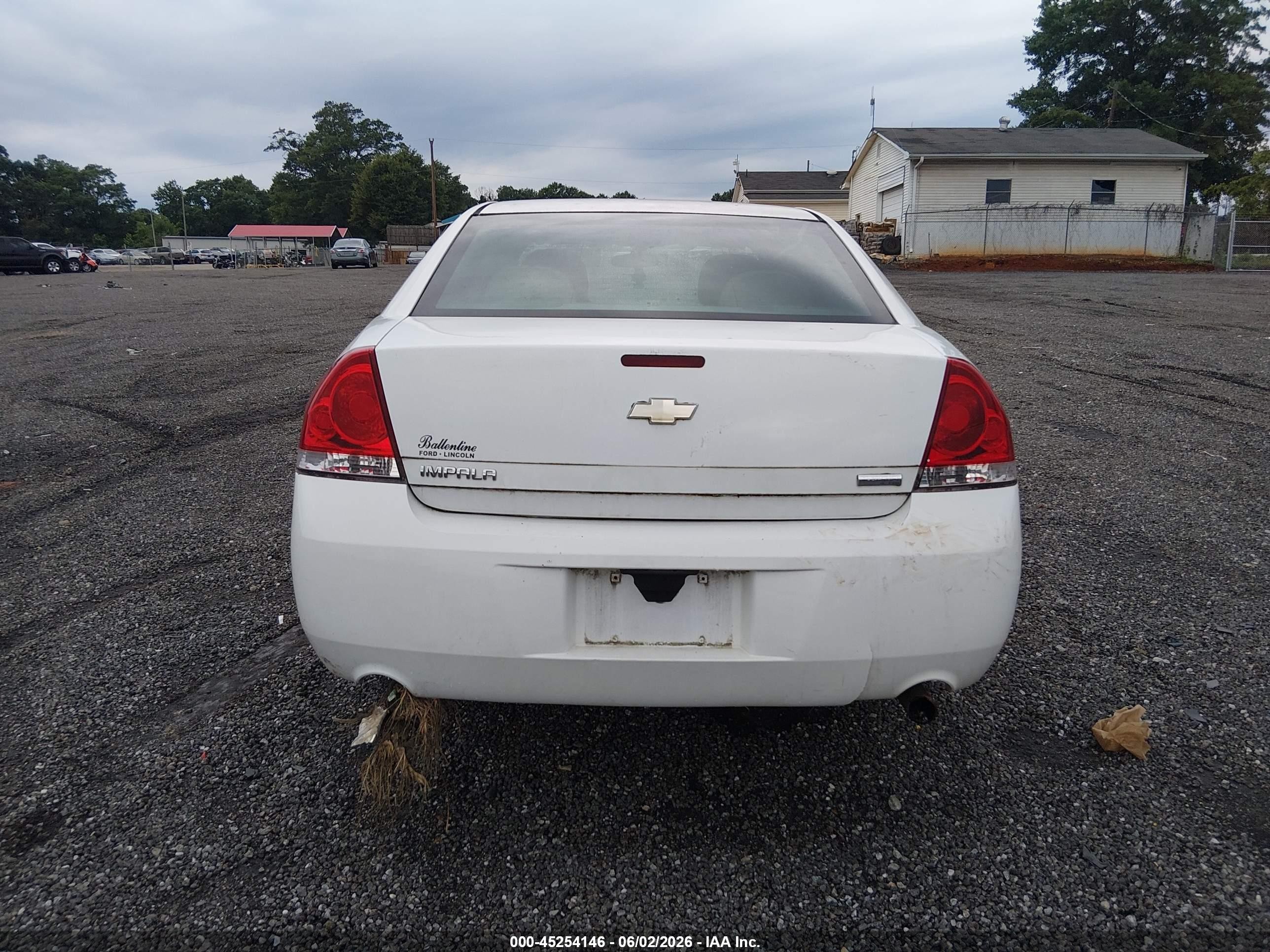 2012 Chevrolet Impala Ls Белый vin: 2G1WF5E3XC1215203