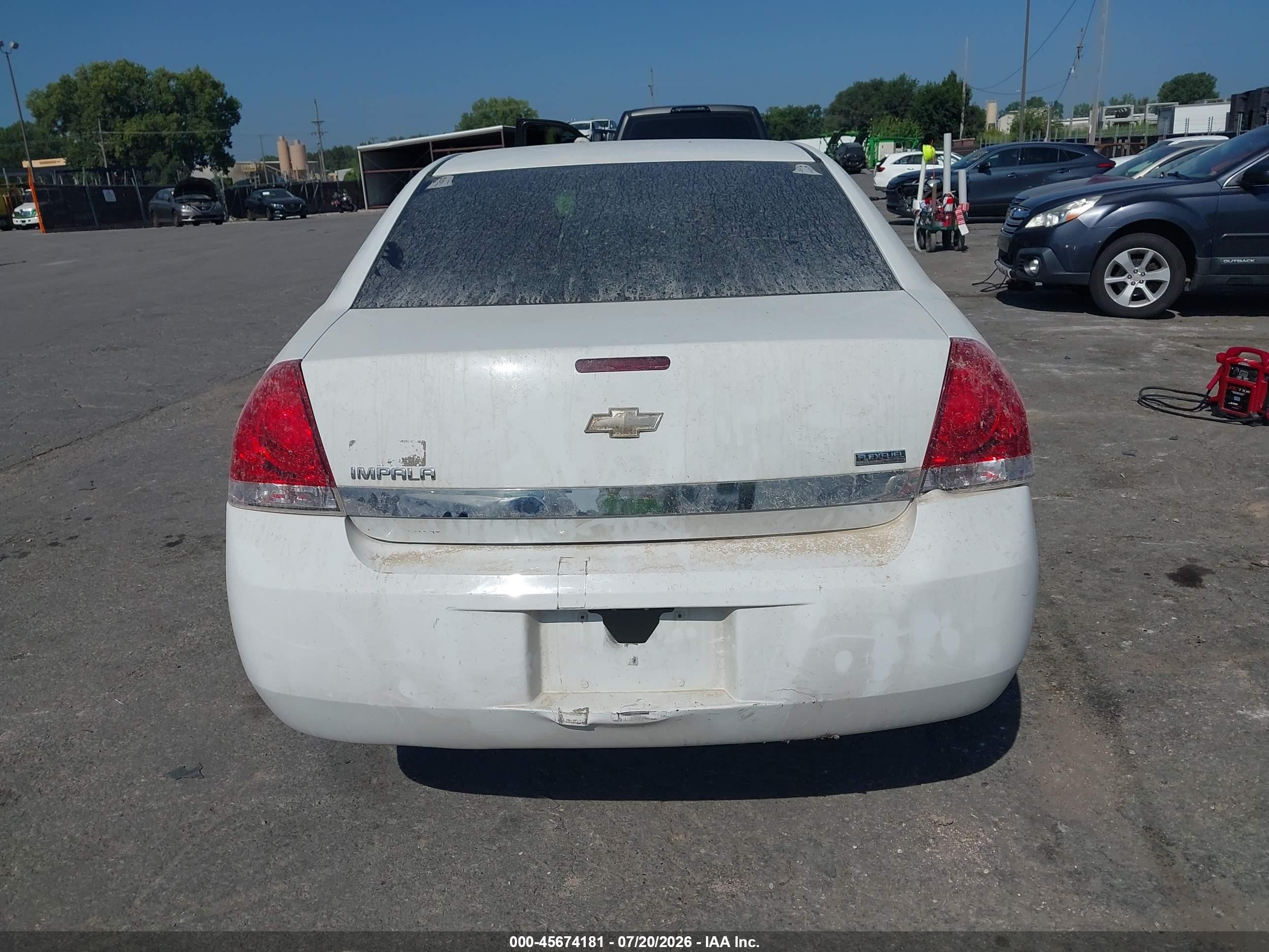2011 Chevrolet Impala Ls White vin: 2G1WF5EK0B1214339