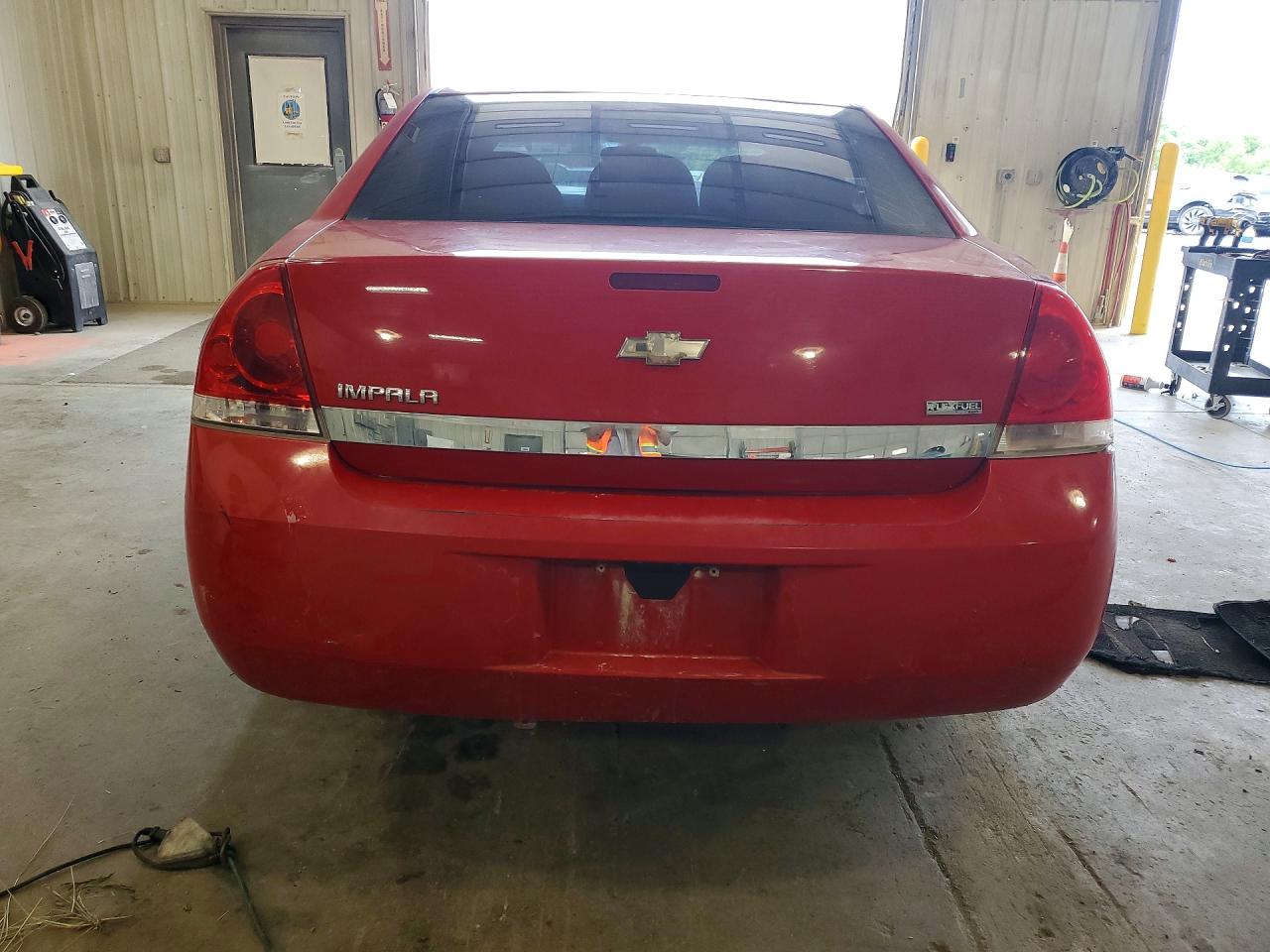 2011 Chevrolet Impala Ls Red vin: 2G1WF5EK1B1123368