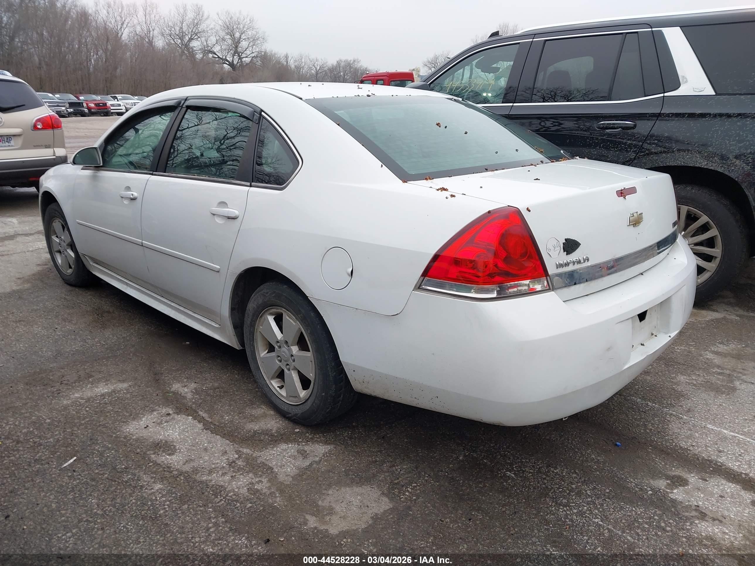 2011 Chevrolet Impala Ls White vin: 2G1WF5EK1B1139098