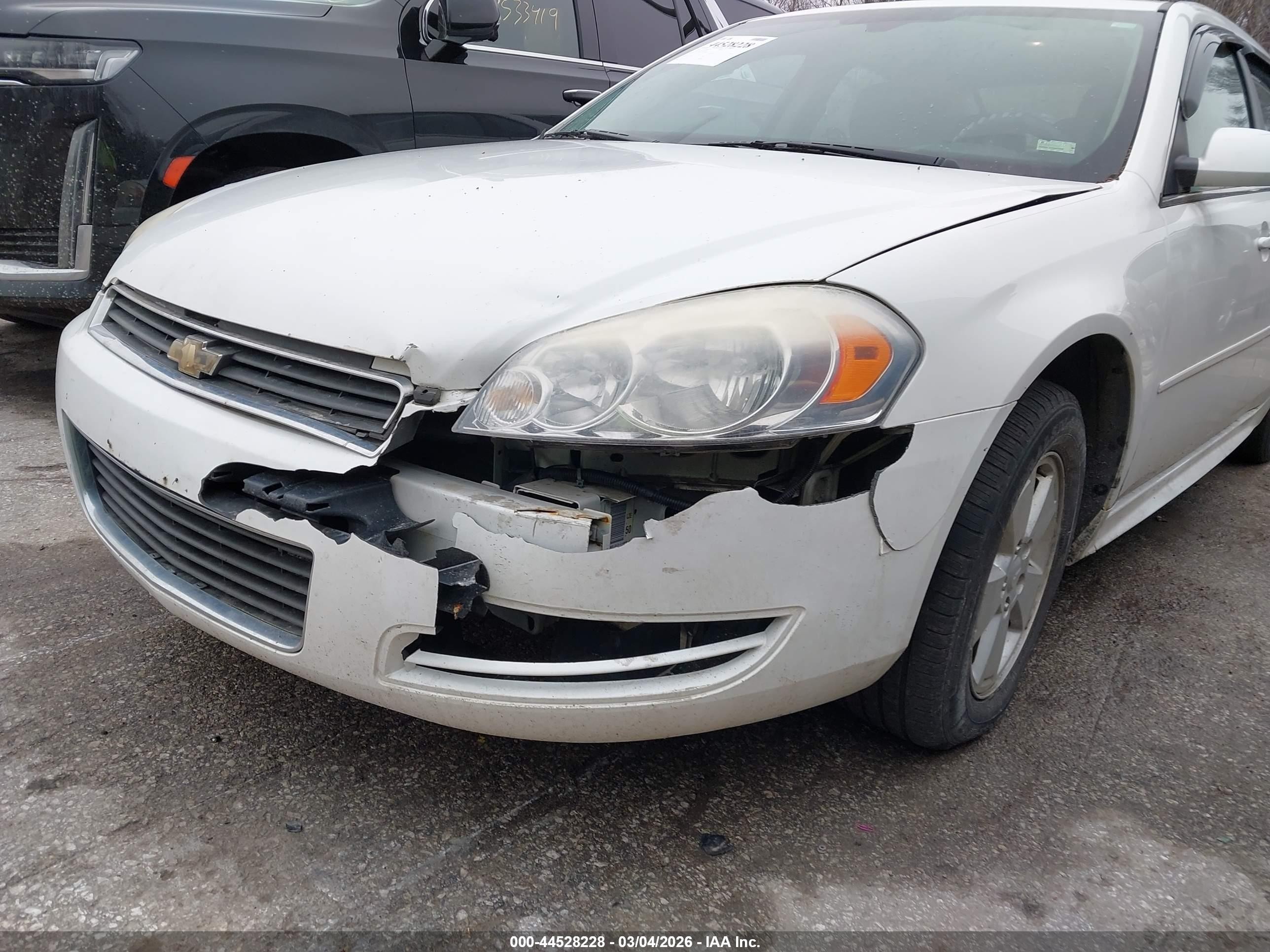 2011 Chevrolet Impala Ls White vin: 2G1WF5EK1B1139098