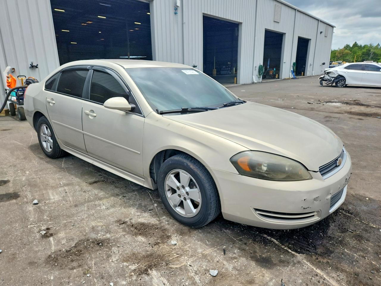 2011 Chevrolet Impala Ls Gold vin: 2G1WF5EK3B1136641