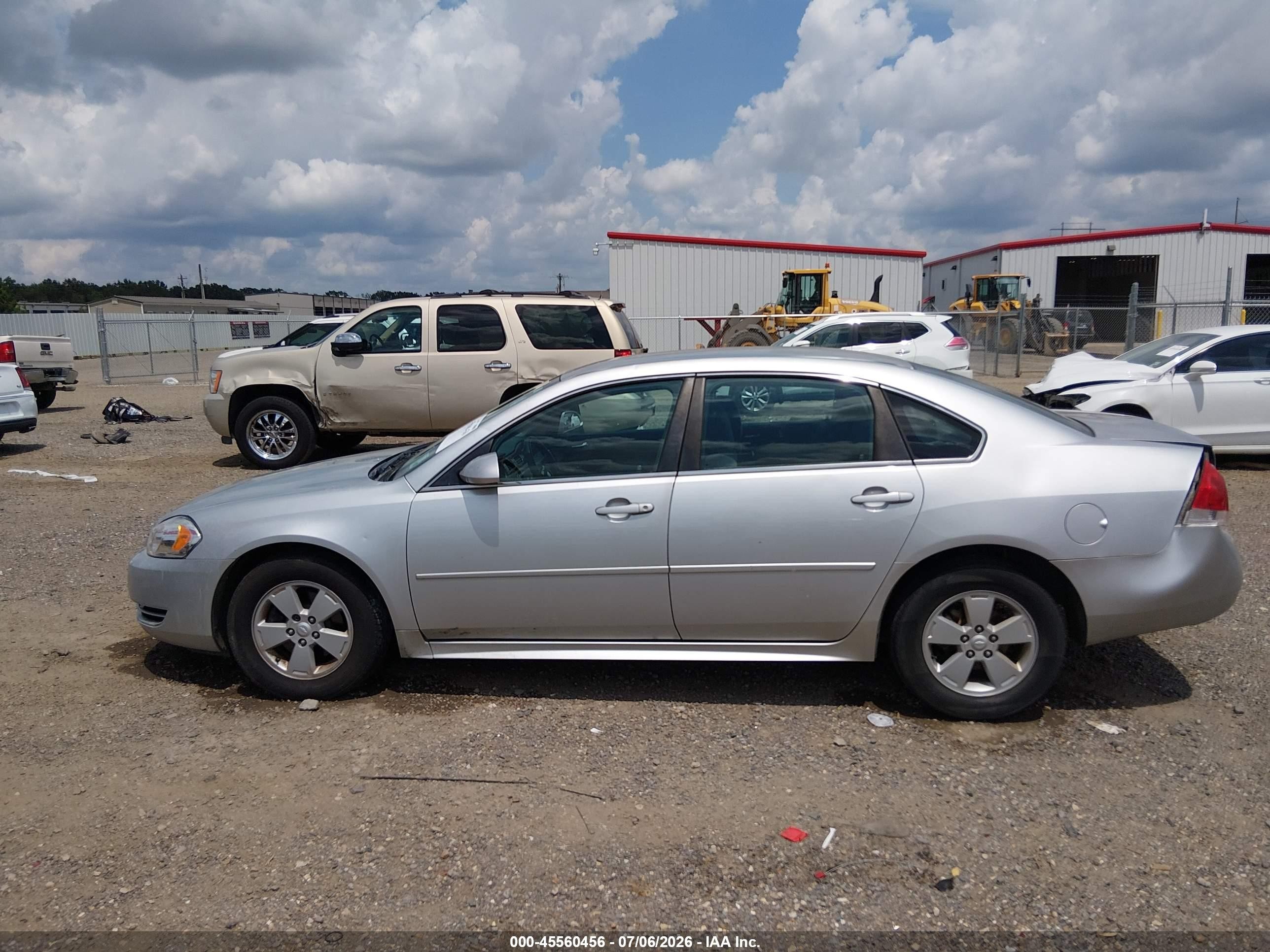 2011 Chevrolet Impala Ls Silver vin: 2G1WF5EK4B1153206