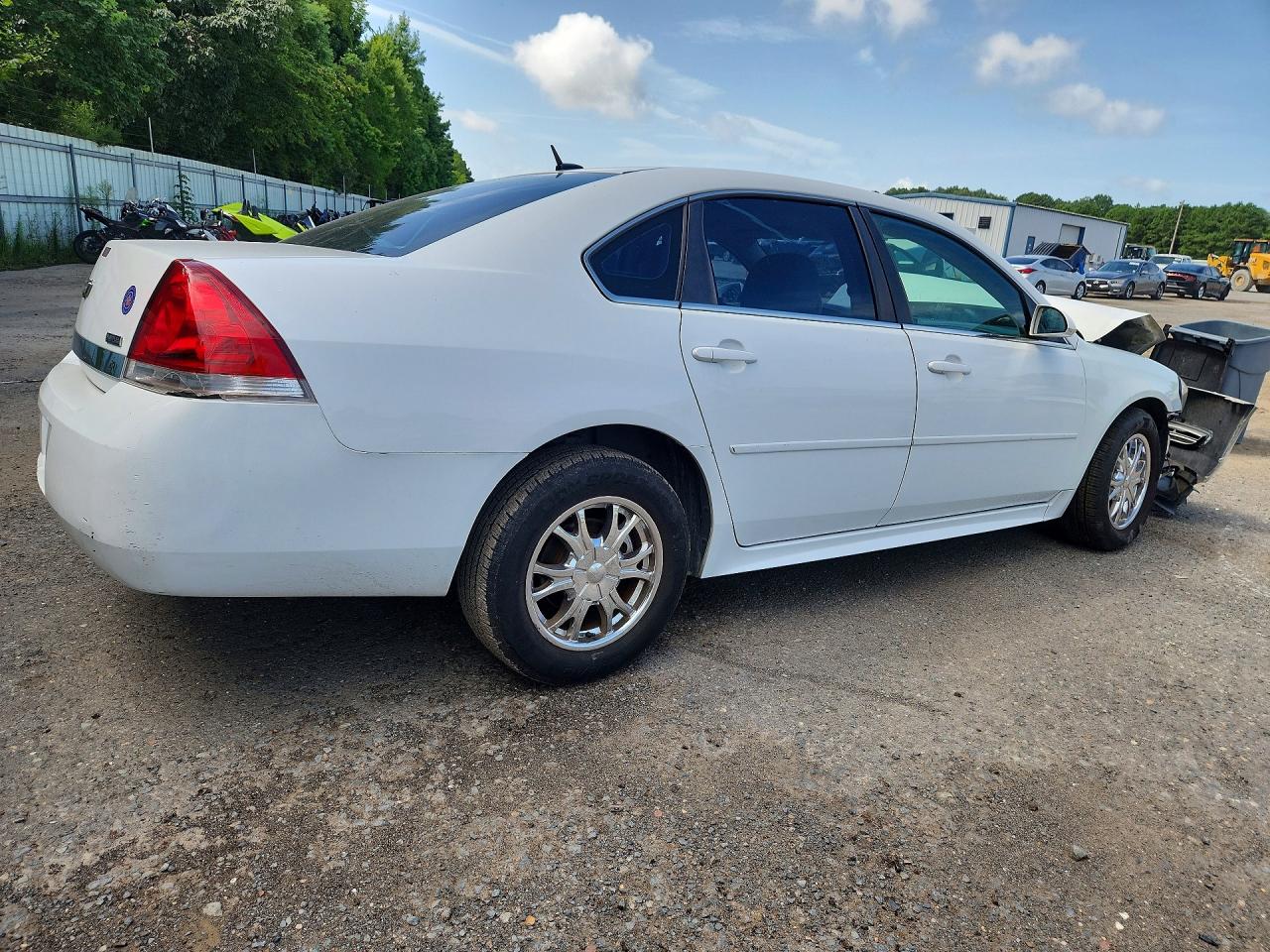 2011 Chevrolet Impala Ls White vin: 2G1WF5EK6B1314705