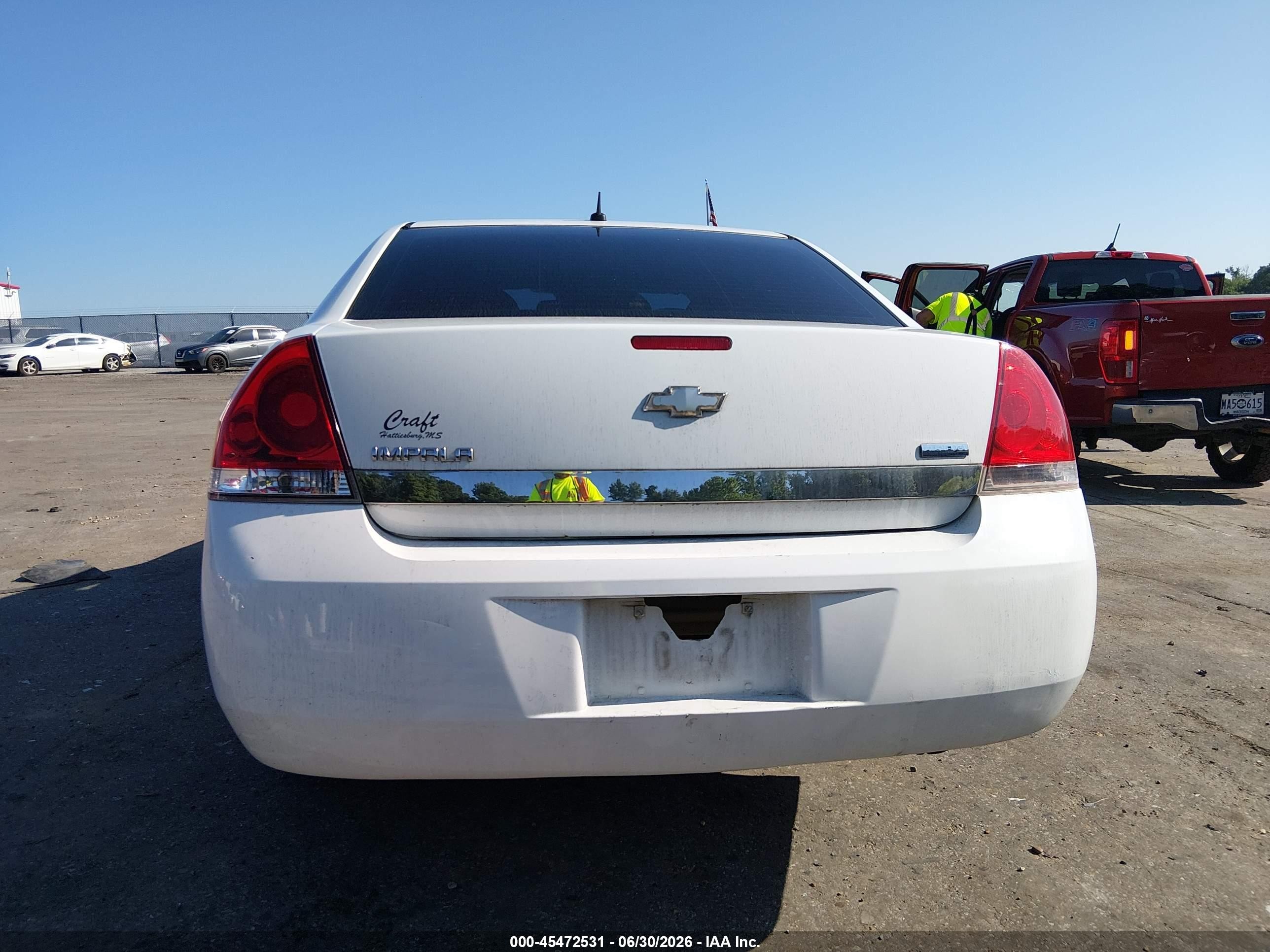 2011 Chevrolet Impala Ls White vin: 2G1WF5EK7B1127067