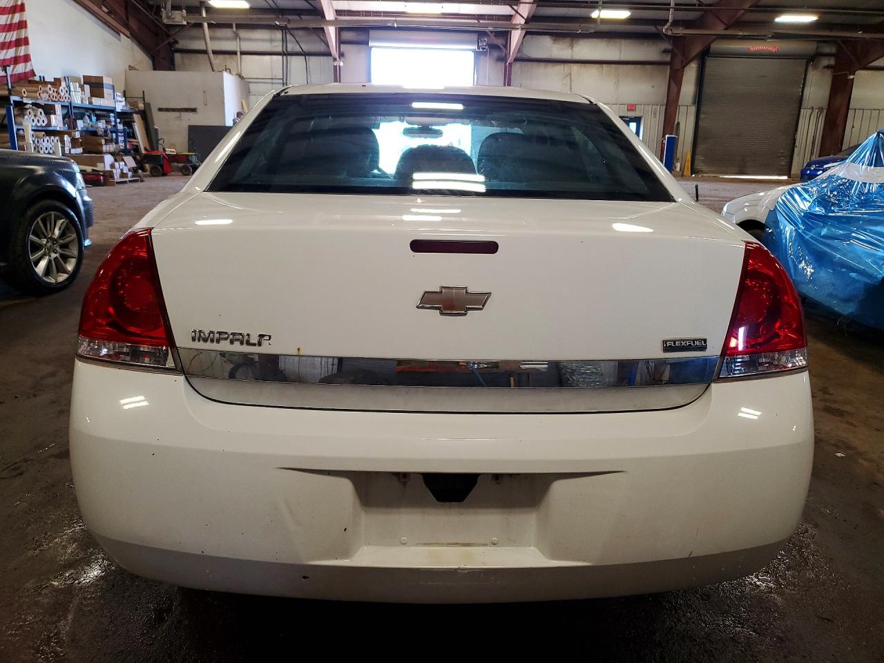 2011 Chevrolet Impala Ls White vin: 2G1WF5EK8B1310171