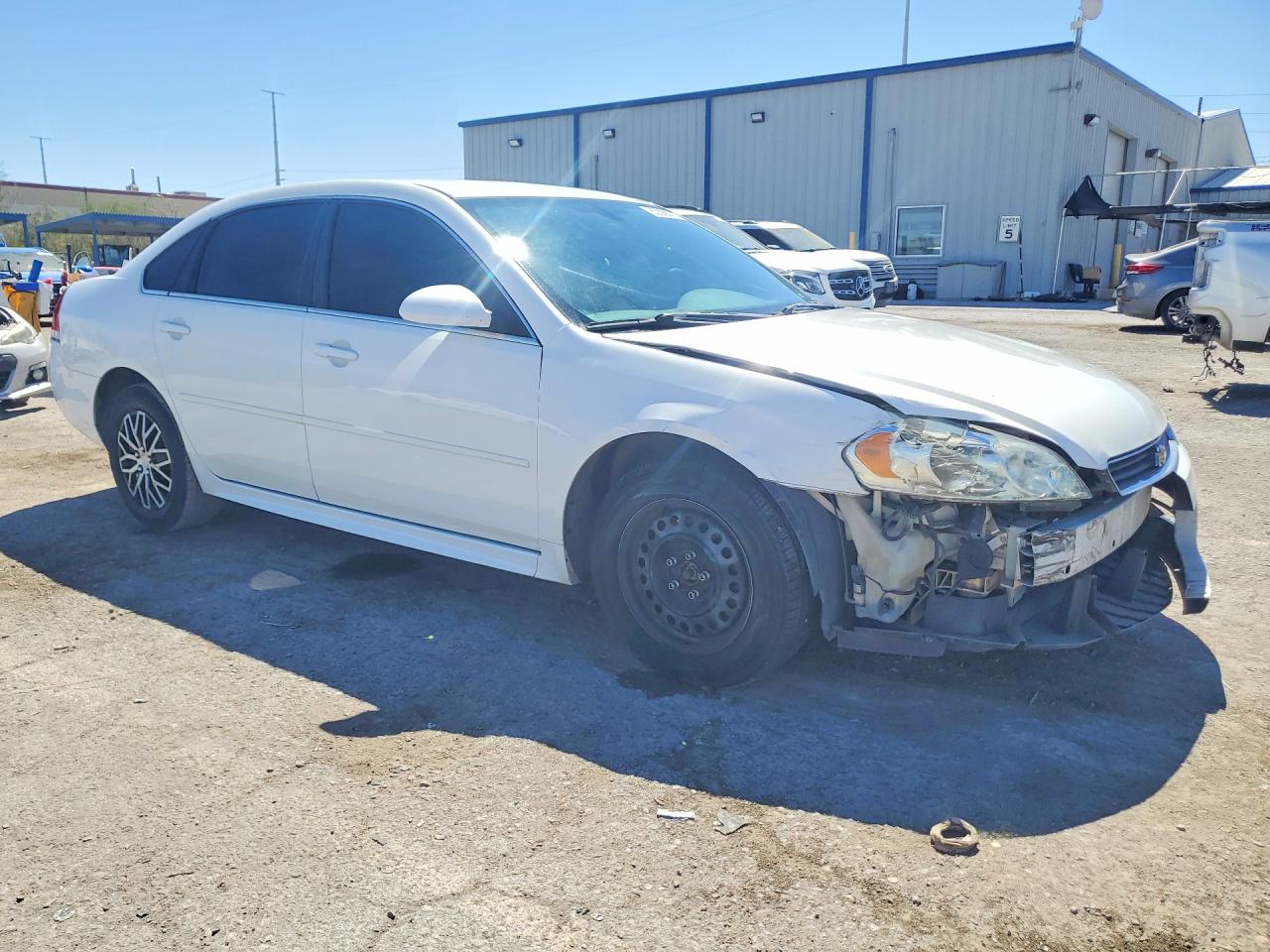 2011 Chevrolet Impala Ls Белый vin: 2G1WF5EK9B1170261
