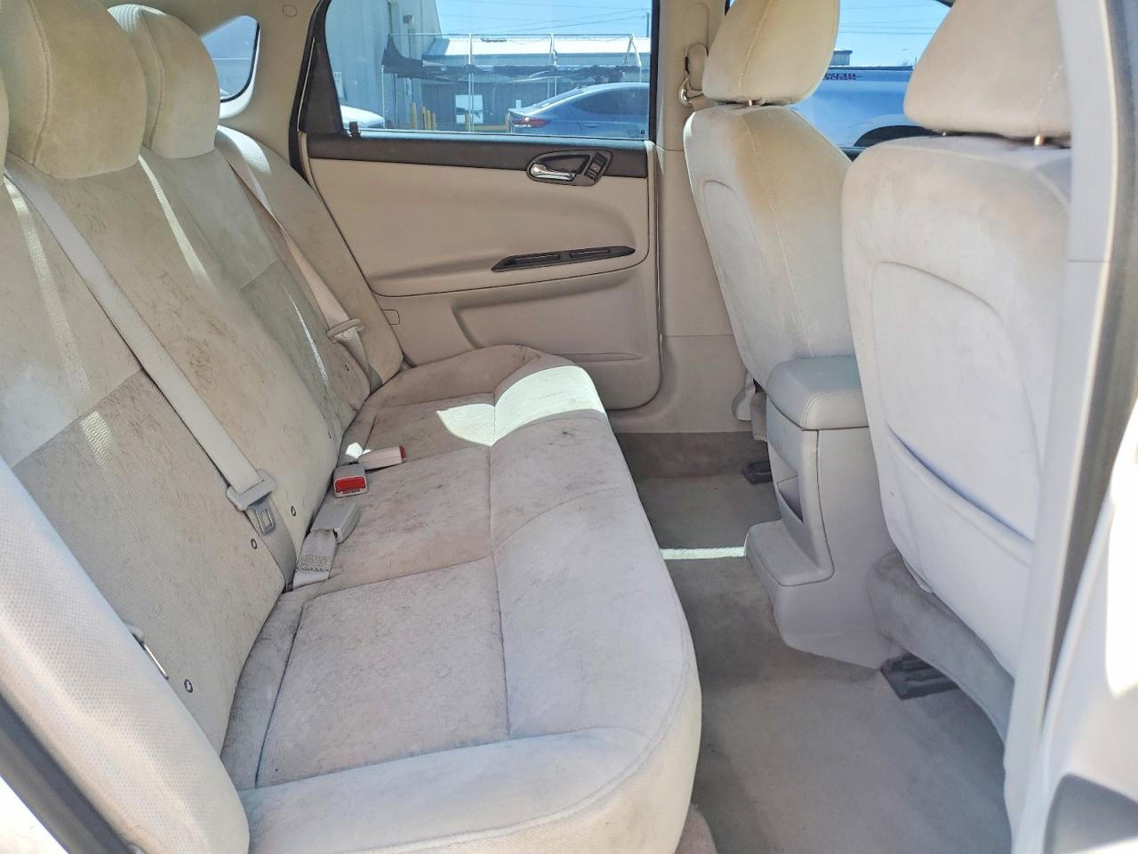 2011 Chevrolet Impala Ls Белый vin: 2G1WF5EK9B1170261