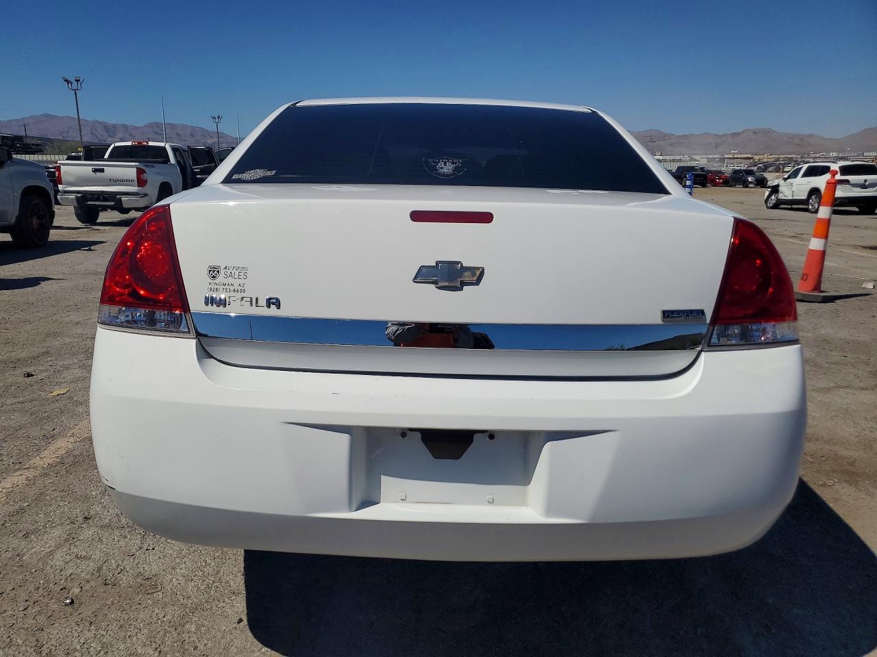 2011 Chevrolet Impala Ls Белый vin: 2G1WF5EK9B1170261